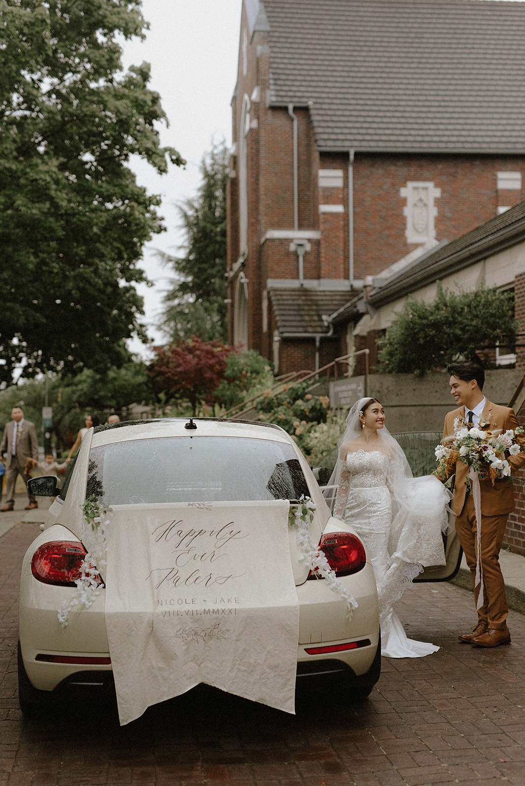 Vancouver Wedding Photographer captures wedding of couple in love at Hycroft Manor