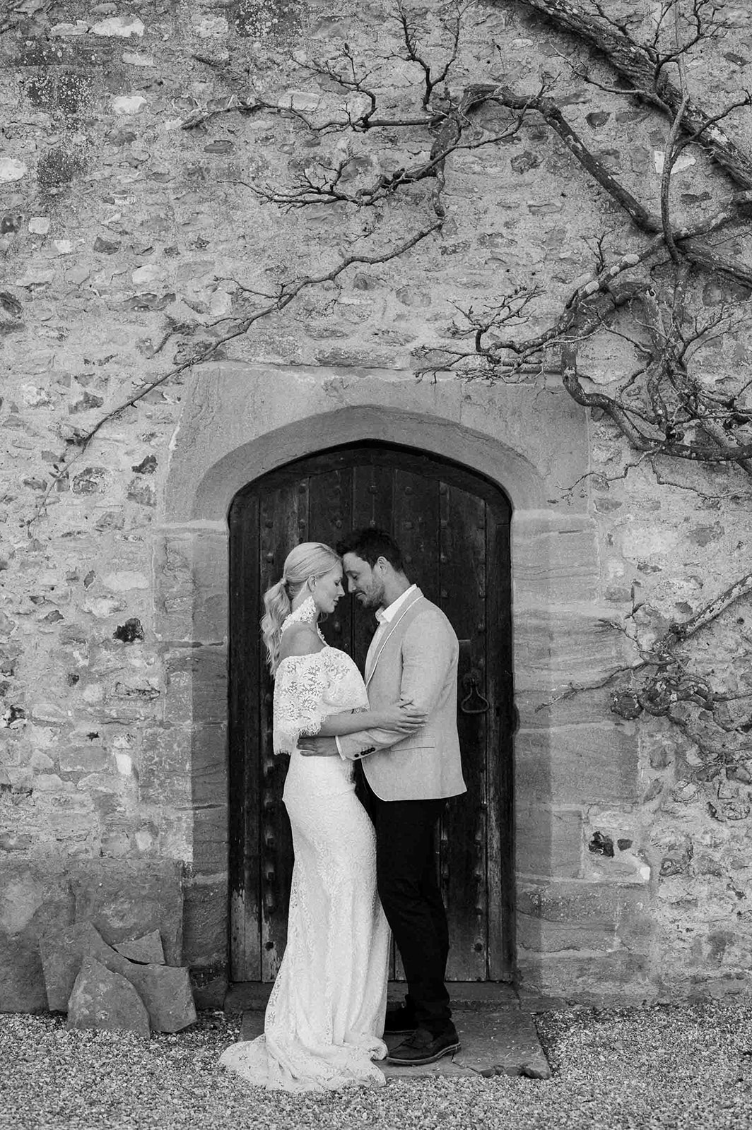 bride and groom at forde abbey