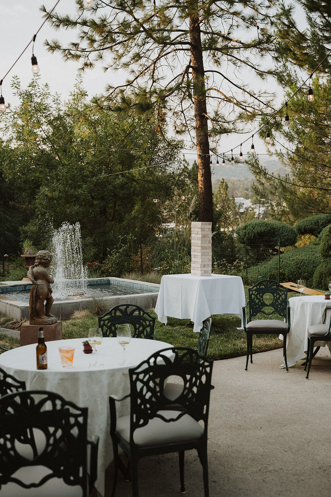 A wedding at Château du Sureau in Oakhurst, CA. Just a short drive from Yosemite National Park