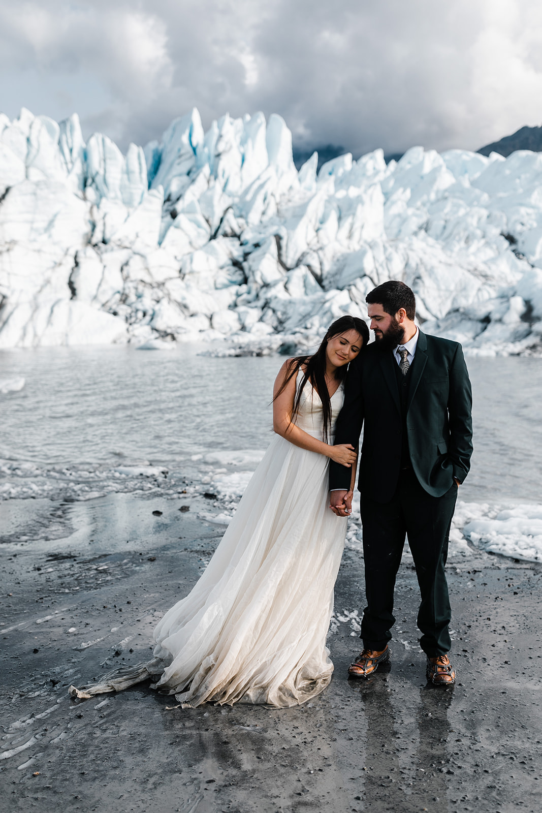elopement photography on matanuska glacier