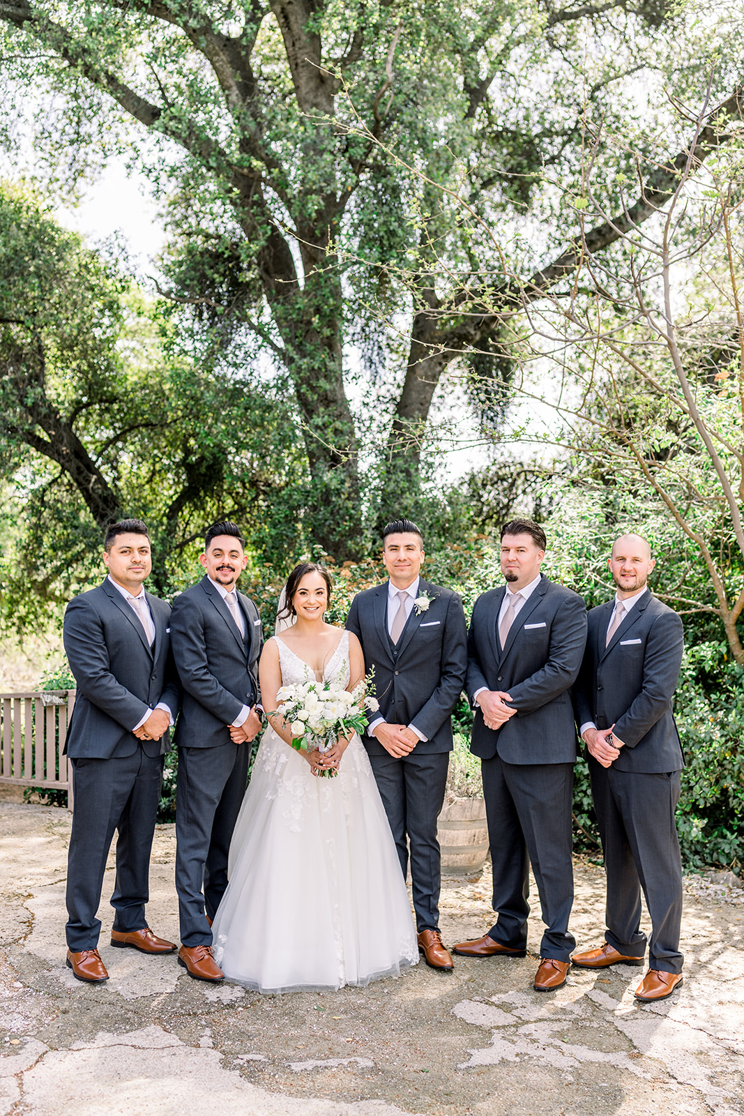 Bride and groomsmen Union Hill Inn Sonora, CA wedding 