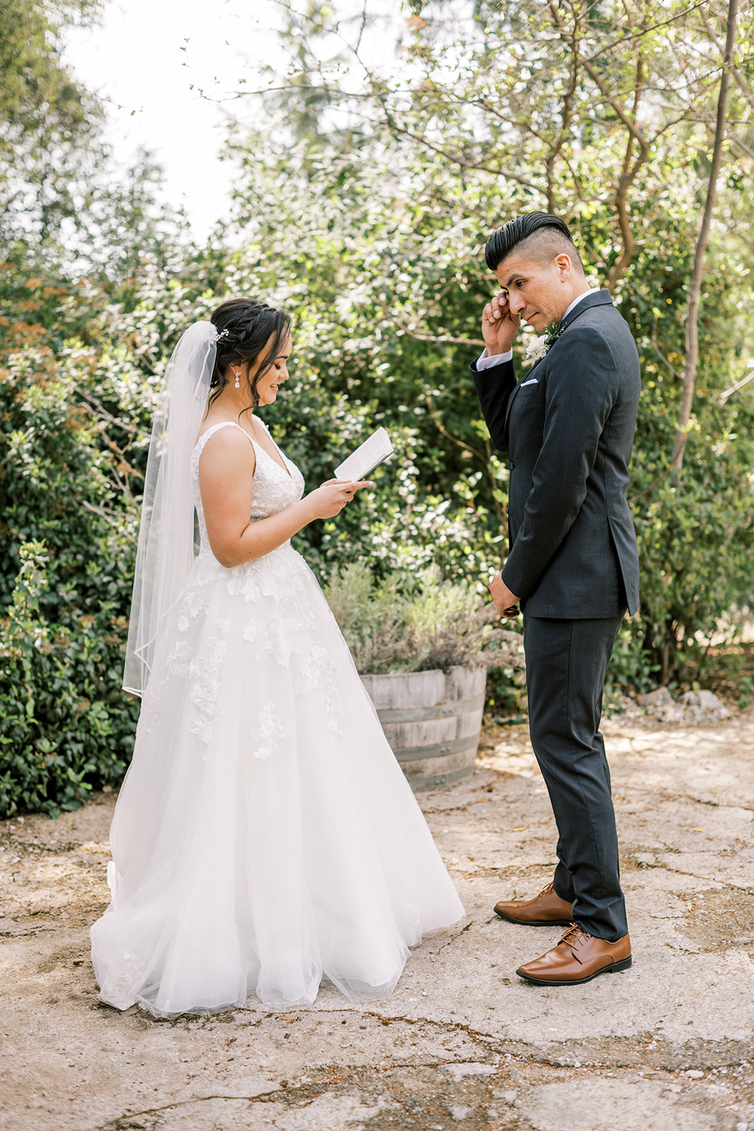 First look Bride and groom Union Hill Inn Sonora, CA wedding 