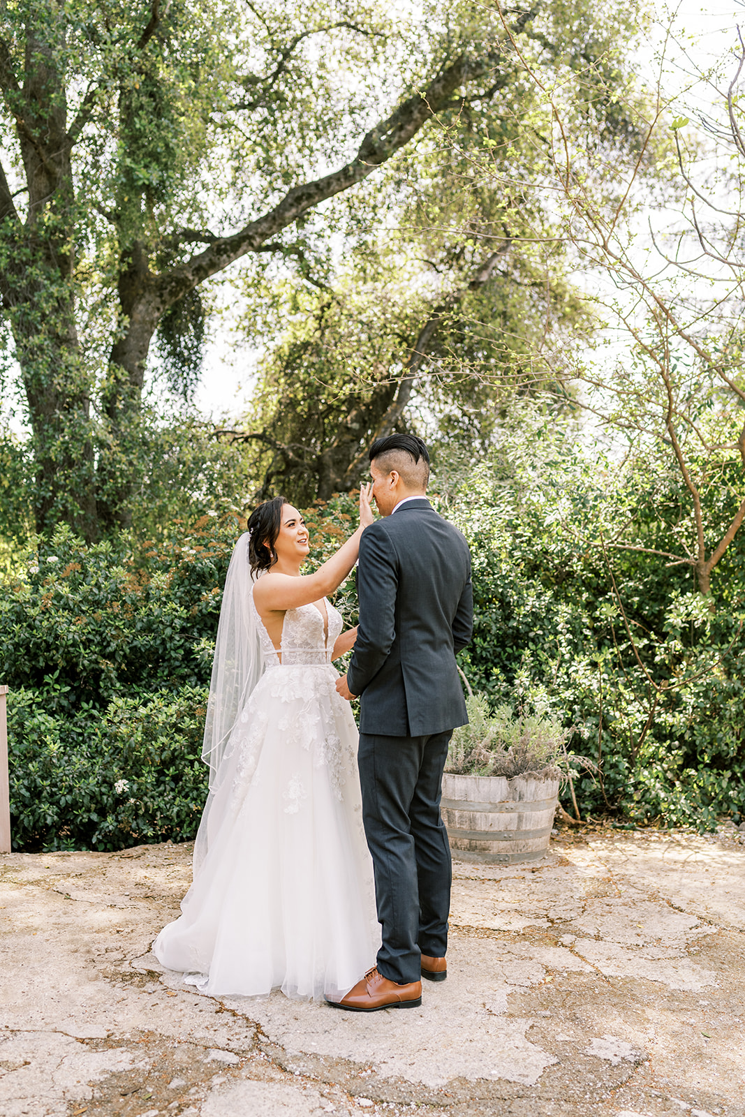 First look Bride and groom Union Hill Inn Sonora, CA wedding 