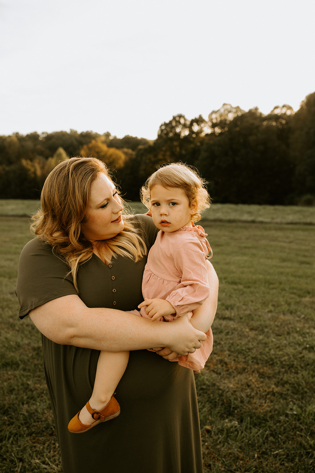 family-maternity-session-greenbrier-farms