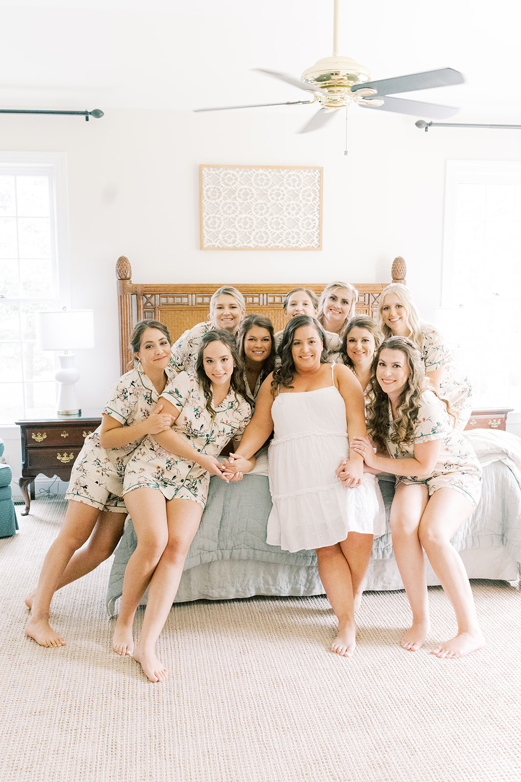 bride and her girls pose for a morning picture for Classic and Airy AutumnWedding at Philadelphia’s Union Trust