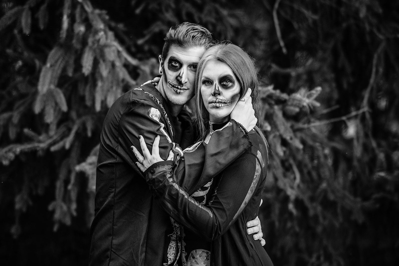 fall autumn Wyomissing Park spooky Halloween engagement session costume makeup bride groom Berks County Pennsylvania