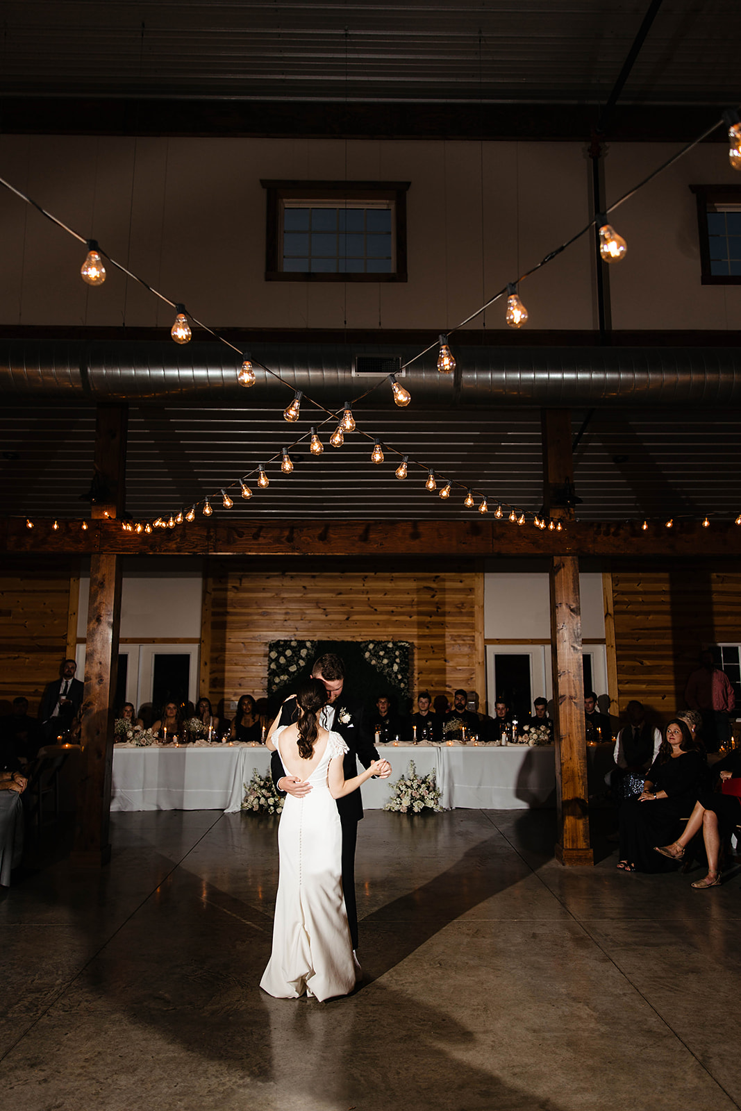 newly wed first dance | detroit wedding photographer