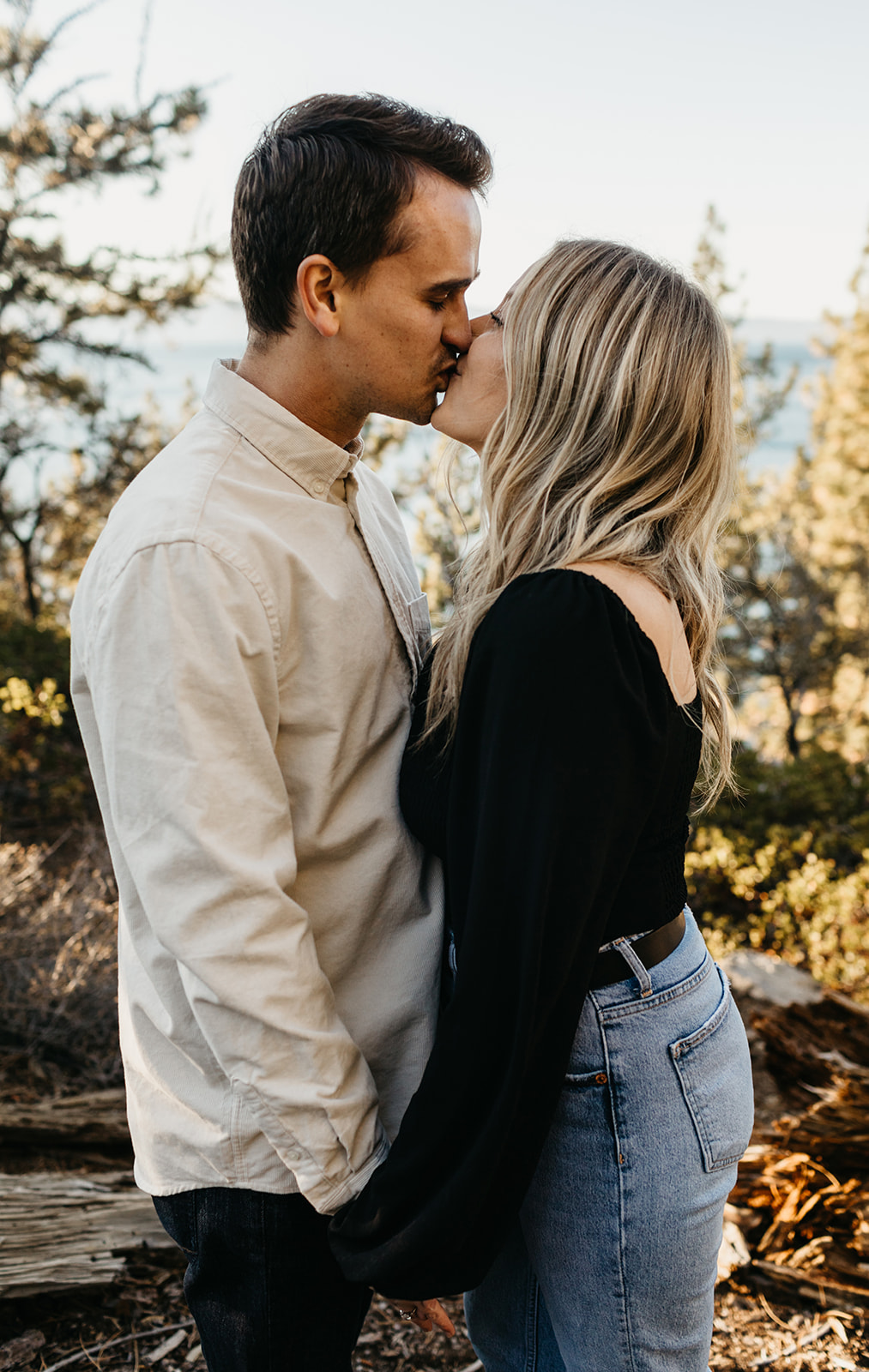 Couple kissing in Lake Tahoe