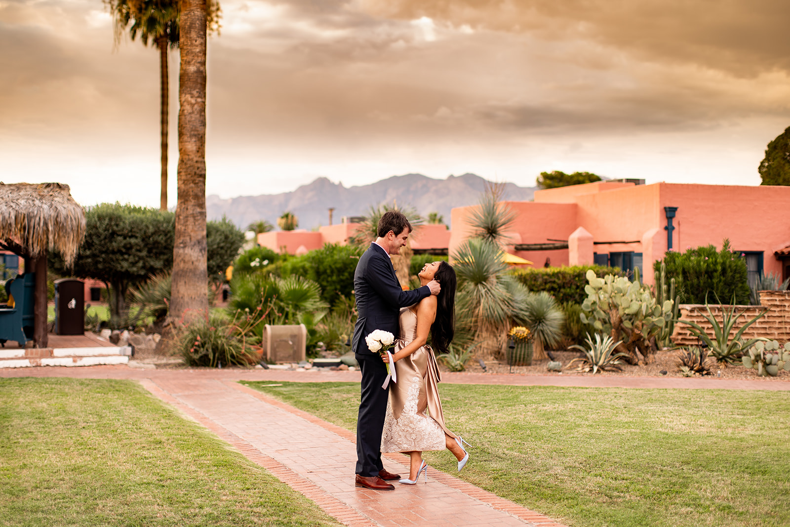 elopement couple at Arizona Inn in Tucson Arizona