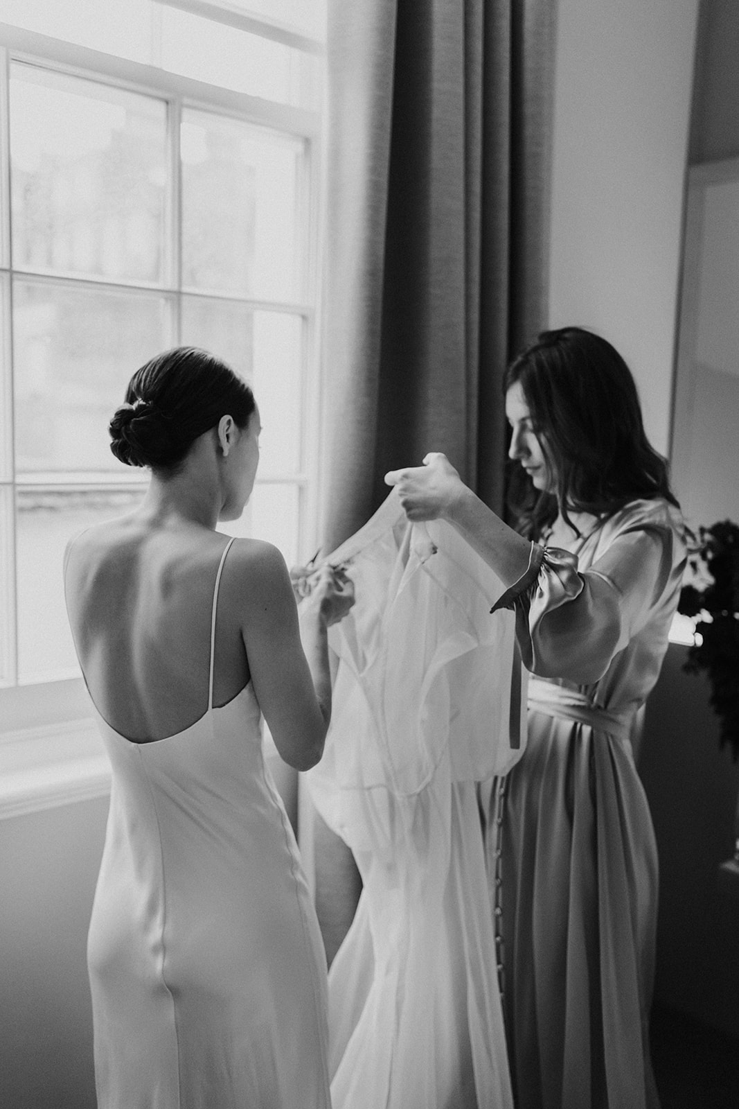 Sarah & Brendon Wedding: Intimate Ceremony at the Old Marylebone Town Hal