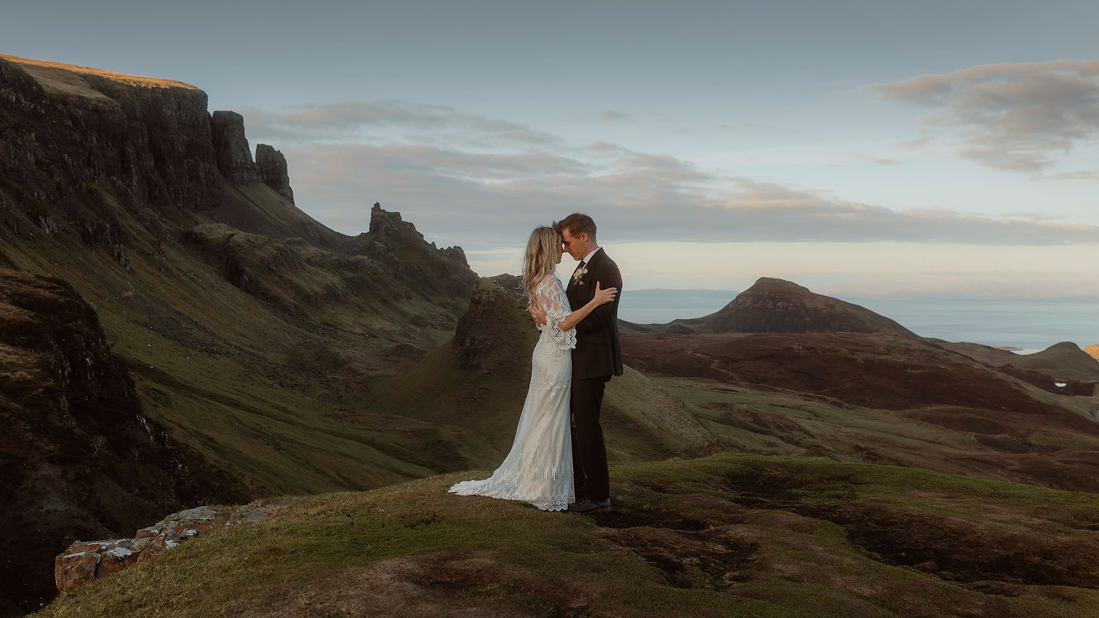 Kara and Andy shared a romantic moment after their Isle of Skye elopement ceremony