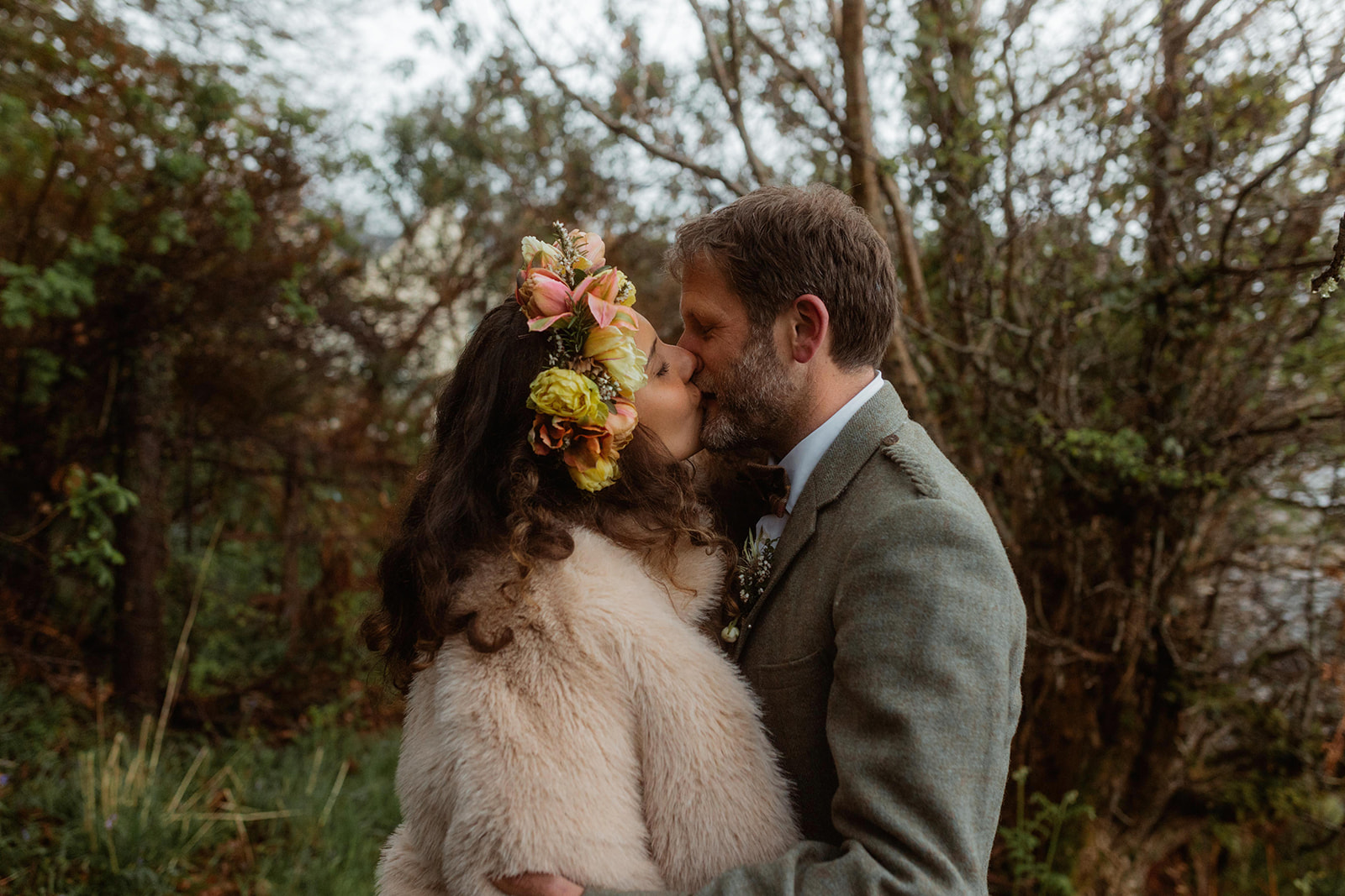 Rebecca and Simon shared a romantic moment after their Isle of Skye elopement ceremony.