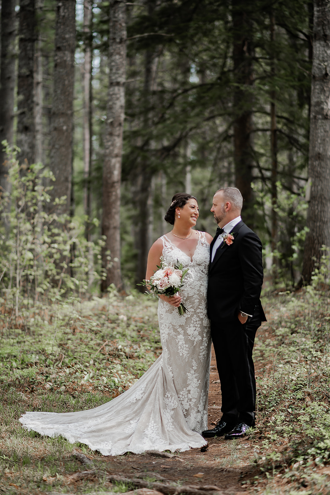 A Bear Mountain Inn wedding. 
The venue is located in Waterford, Maine. It features a stunning view of Bear Pond, and ha