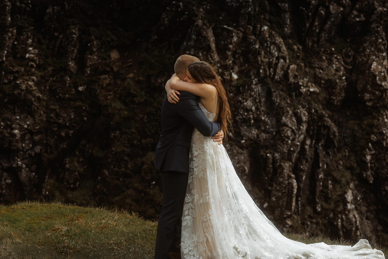 Emma and Matthew shared an intimate moment during their Isle of Skye elopement