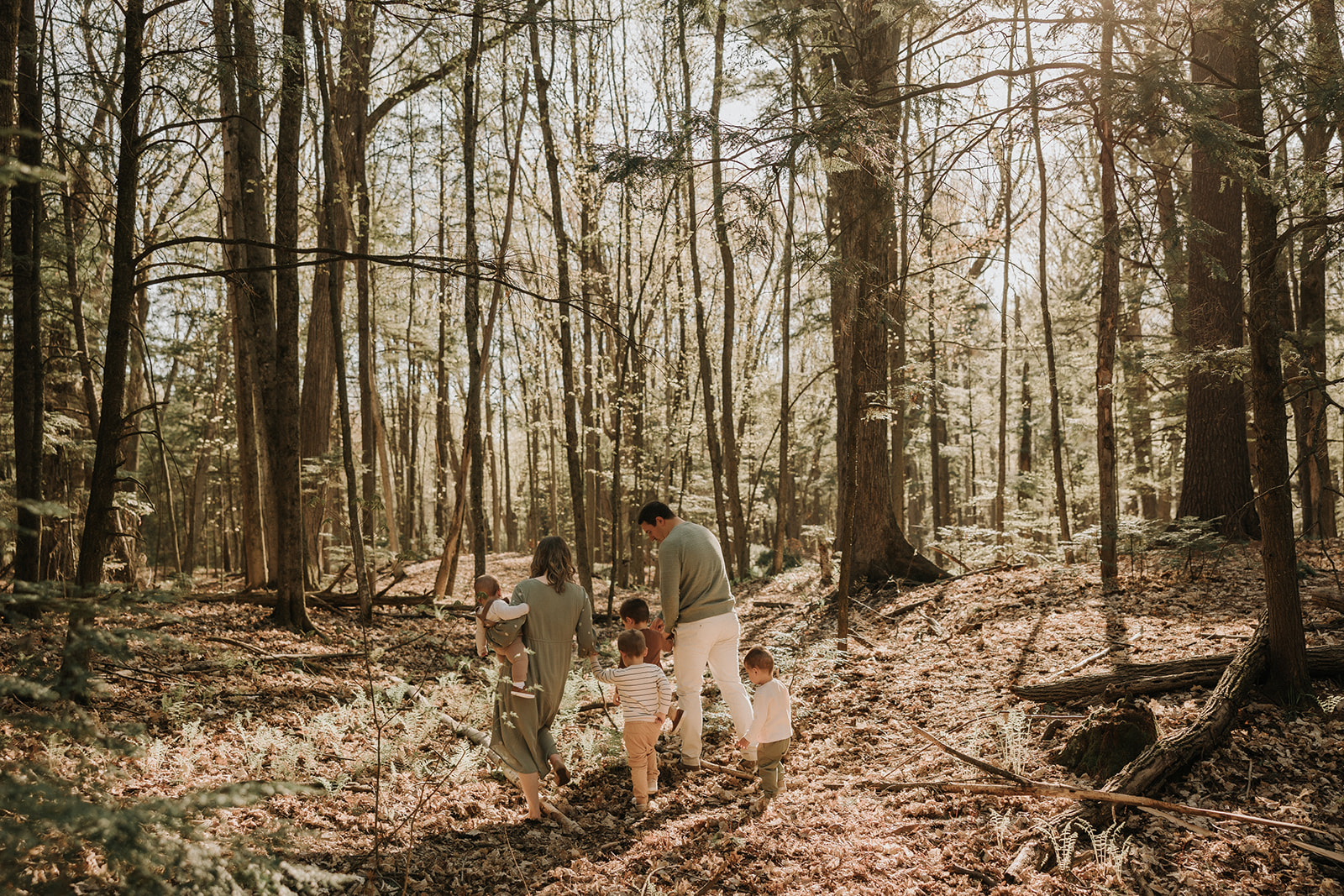 Natural family portraits in the breathtaking Ottawa Forest