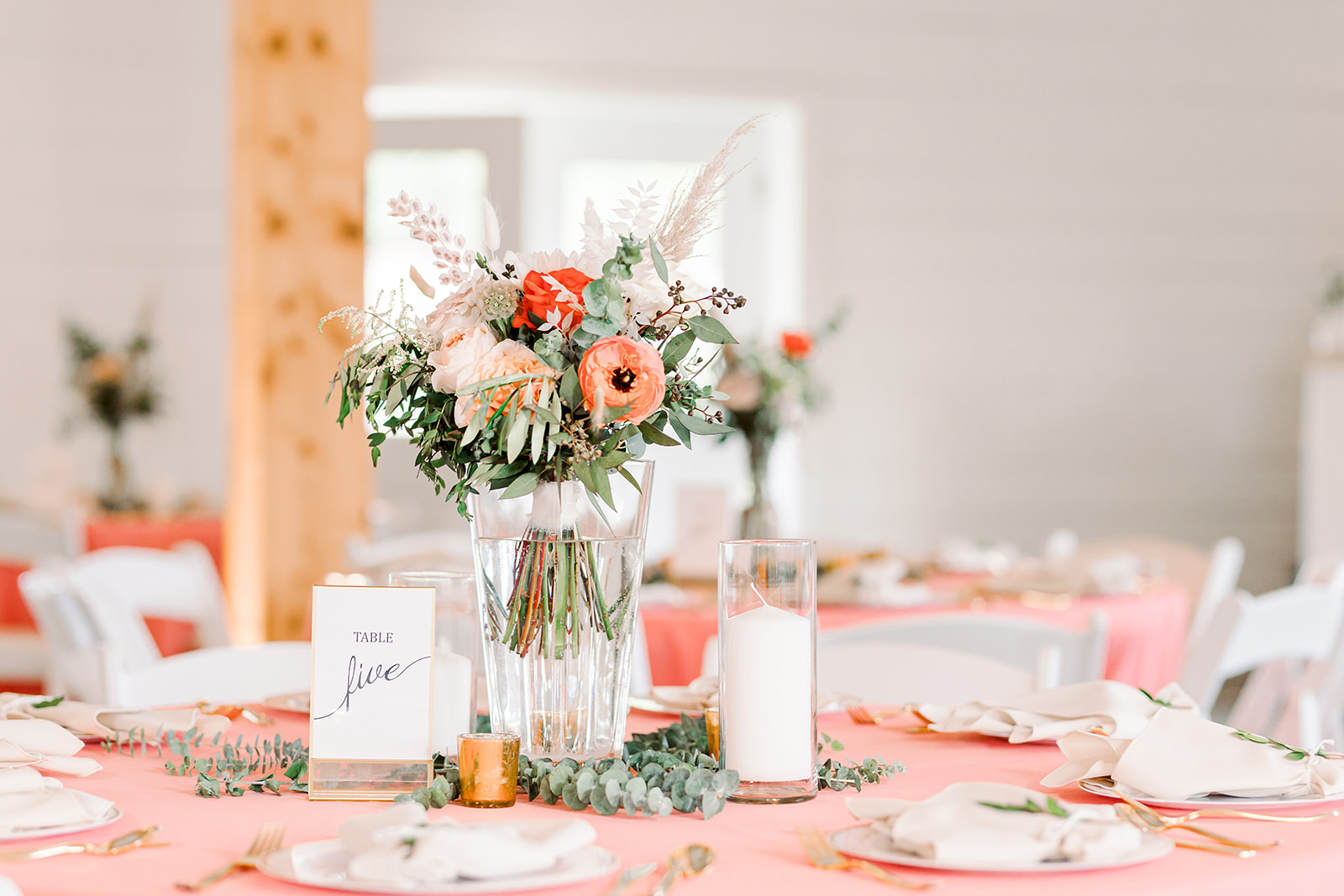 Wedding table decor with bright colors and boho vibes