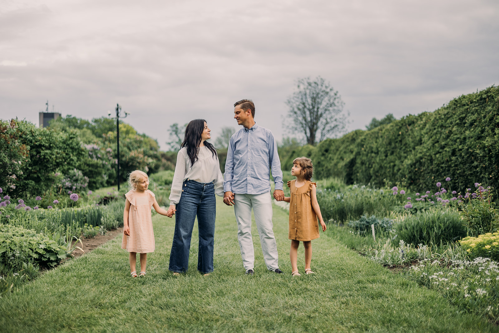 Ottawa's fields provide a perfect backdrop for family portraits