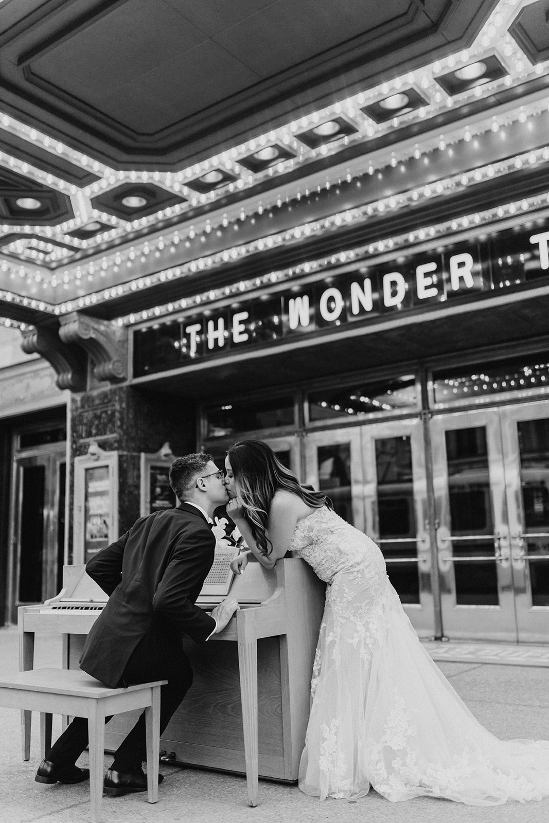 Classic wedding at the Curtiss Hotel downtoan Buffalo, NY