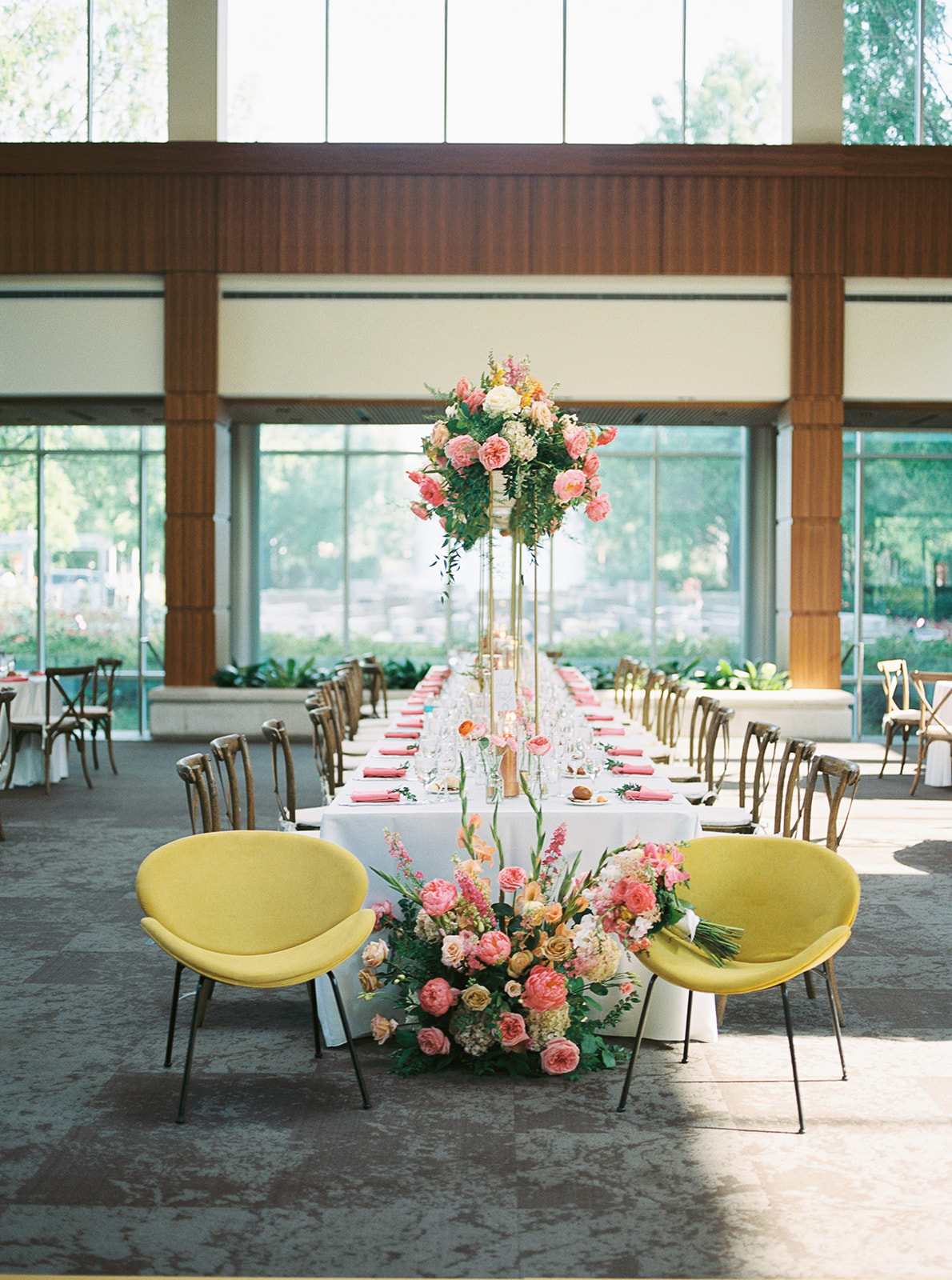 Vibrant June wedding at Newfields