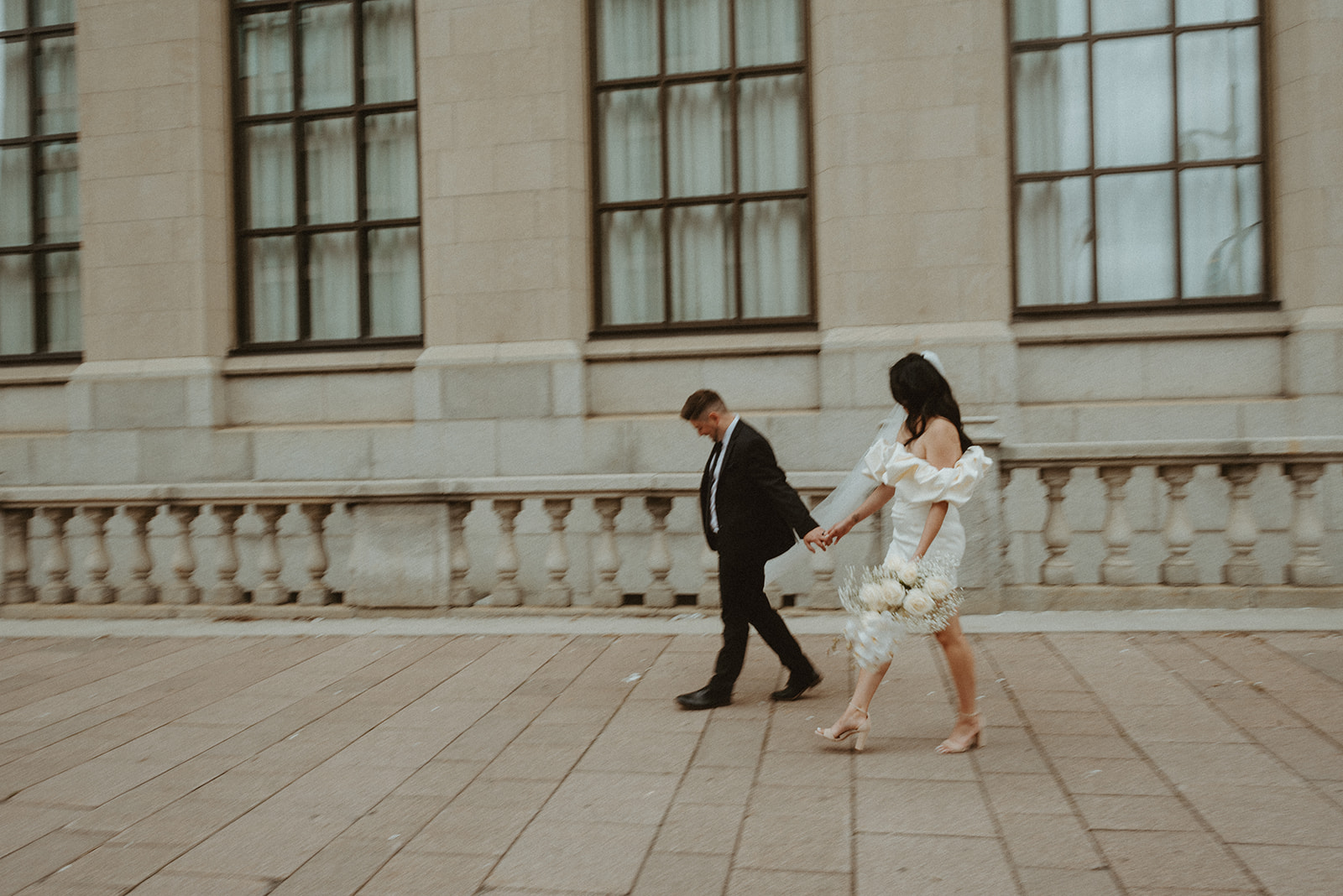 Classic wedding photography at Fairmont Chateau Laurier