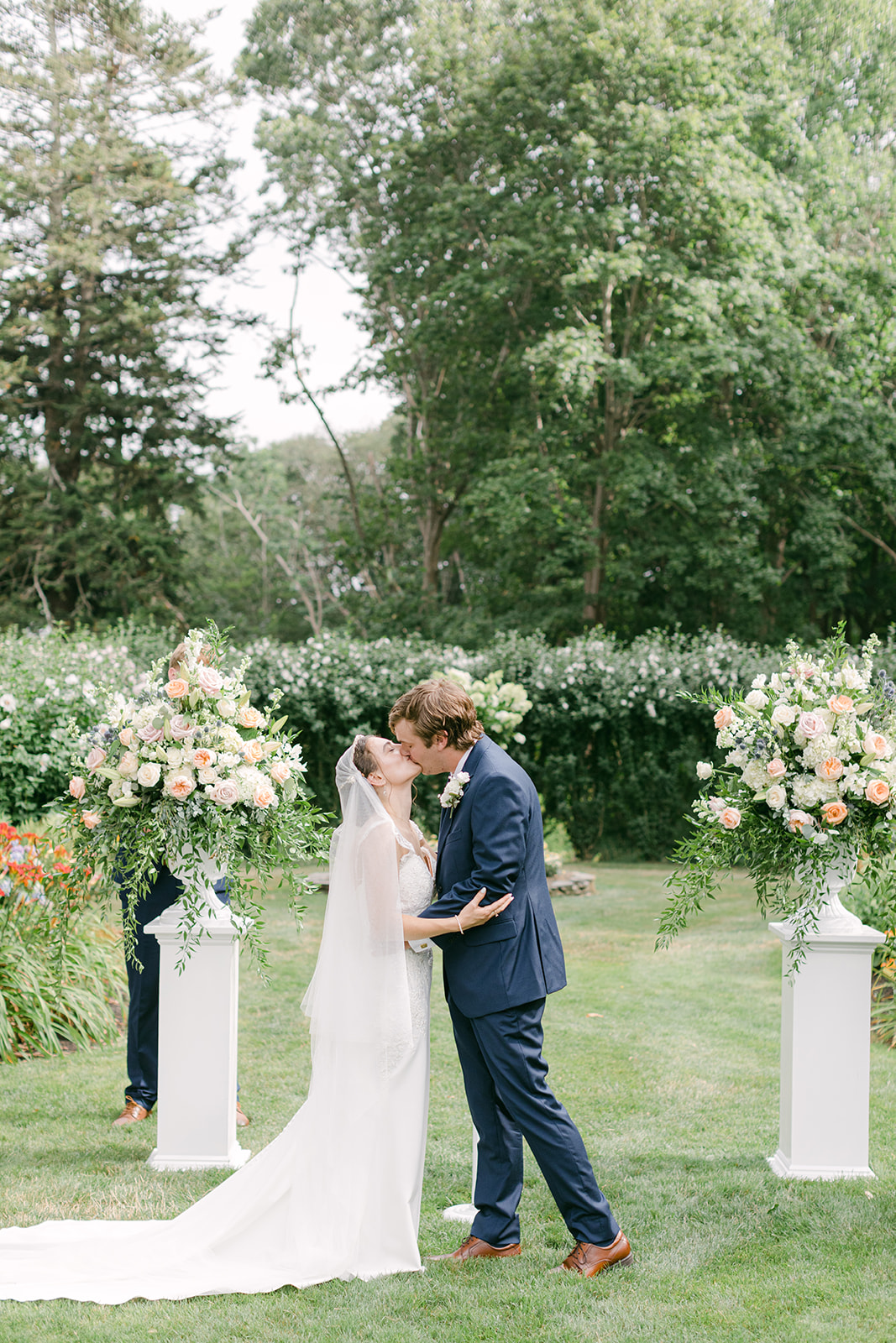 first kiss at wedding at glen manor