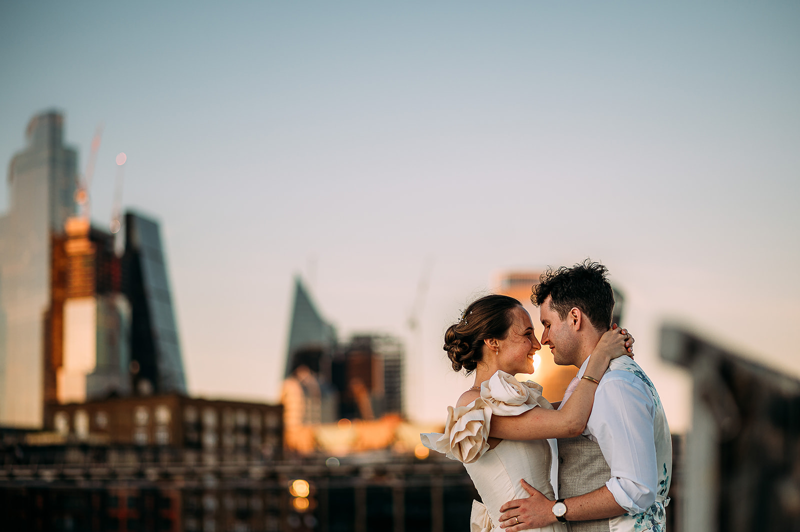 Sunset couple photo on the Thames