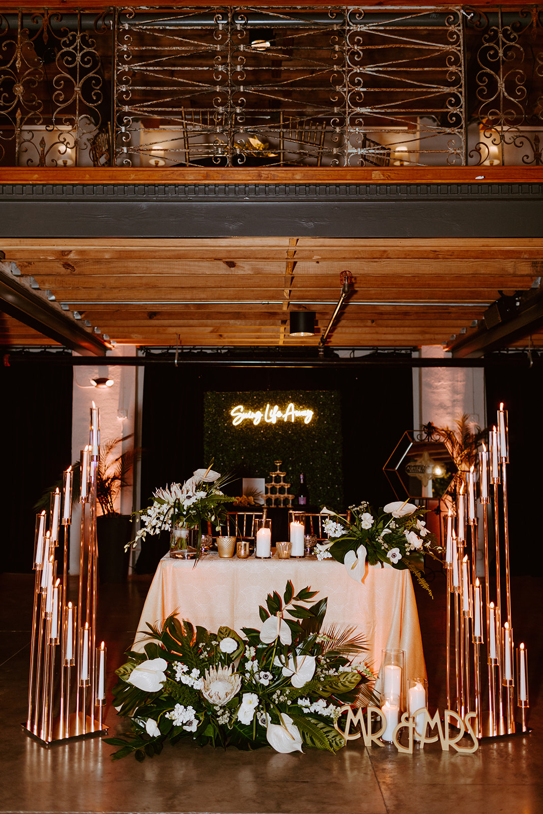 20s inspired wedding decor