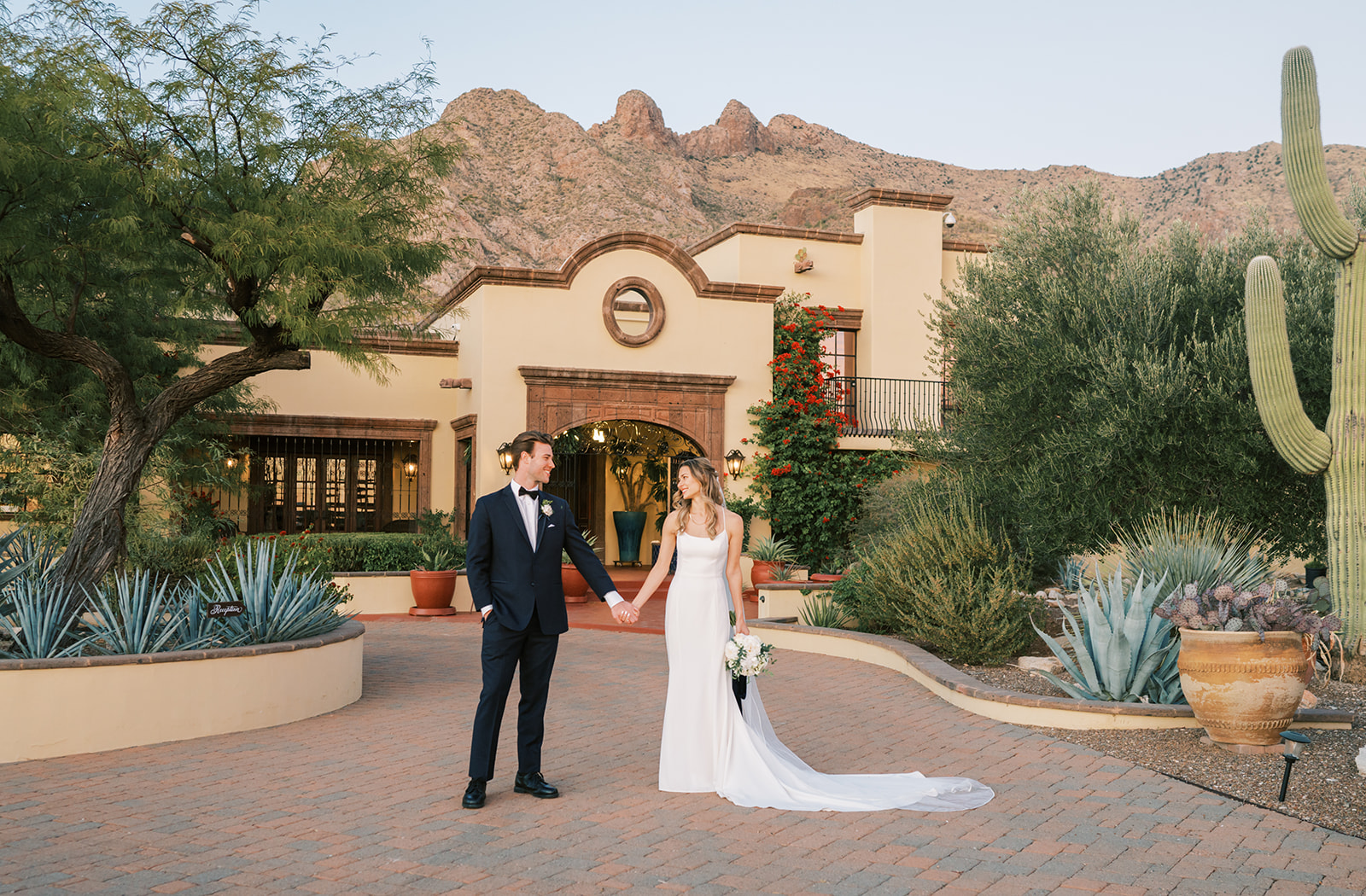 Bride and Groom gets married in this beautiful custom home in Tucson, Arizona 