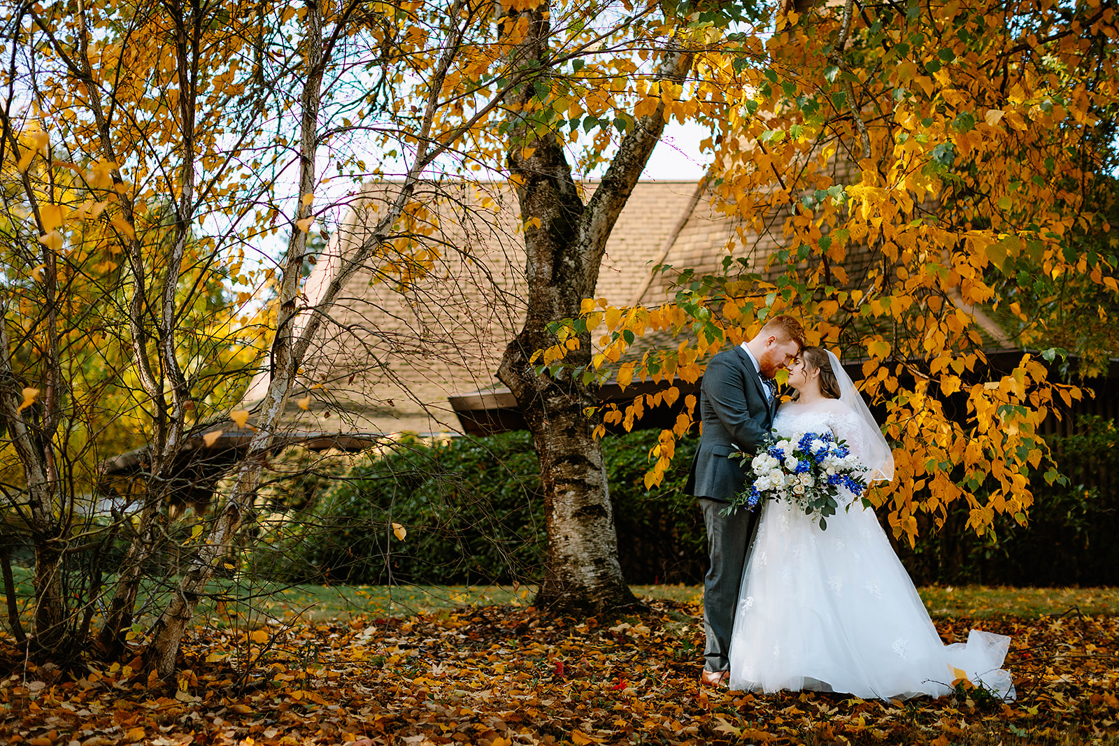 Fall wedding at st James Episcopal church in Oregon 