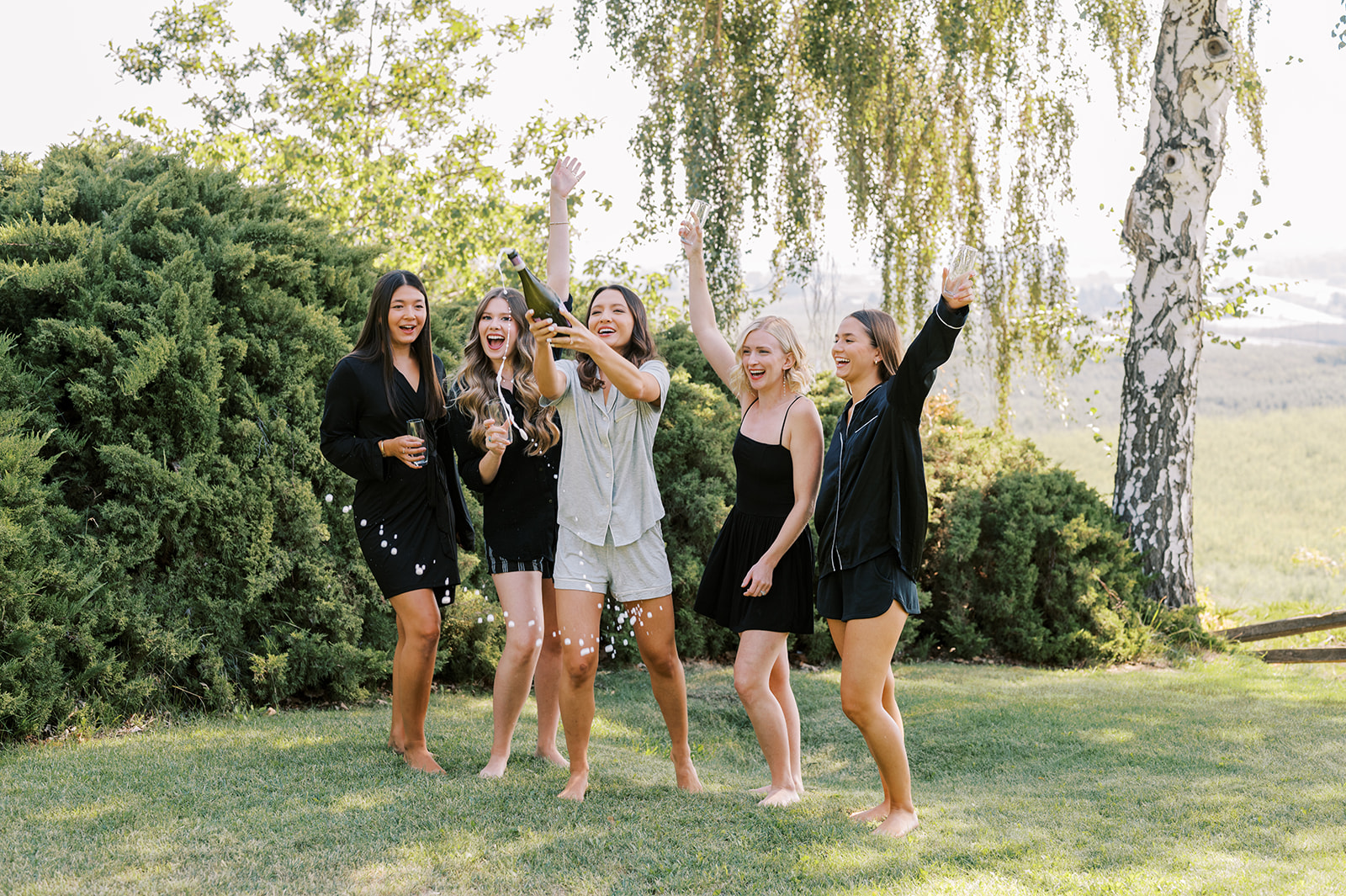 Bridesmaids at Freehand Cellars in Yakima's wine country