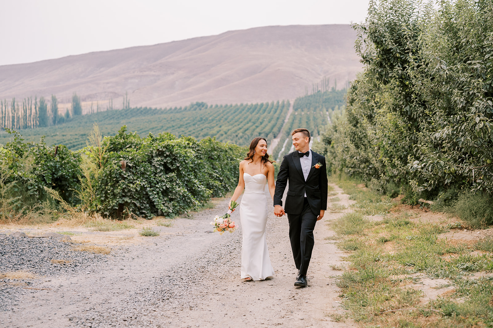 wedding at Freehand Cellars in Yakima's wine country