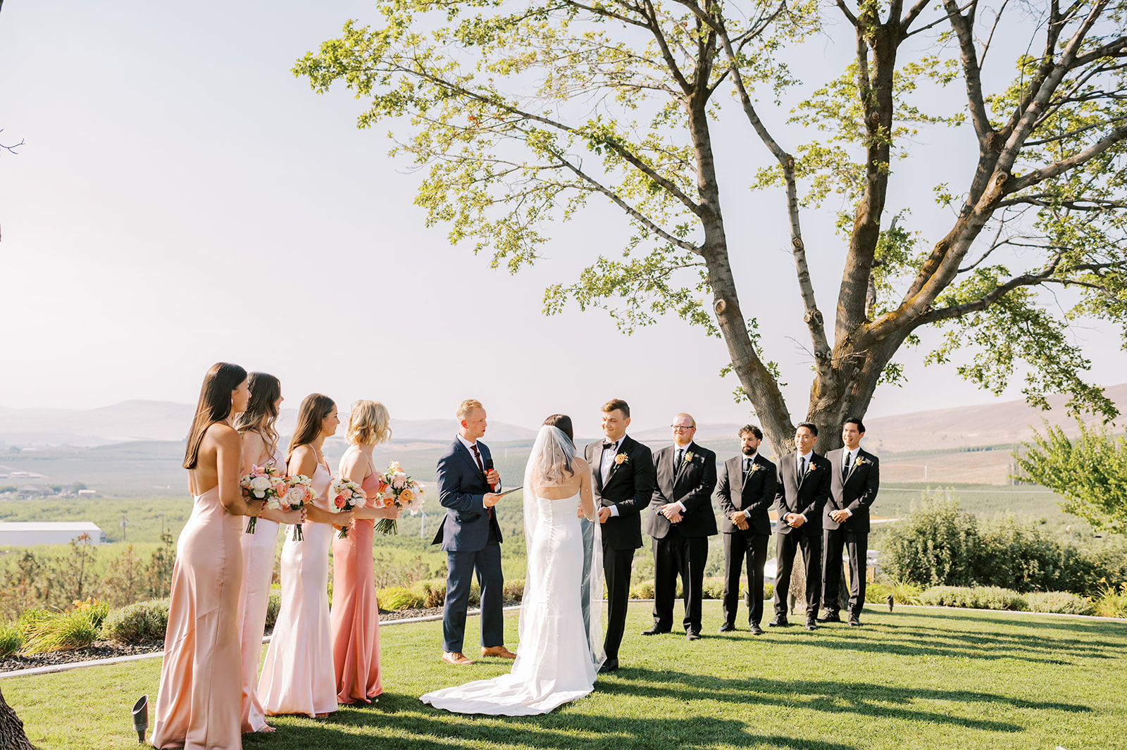 wedding at Freehand Cellars in Yakima's wine country