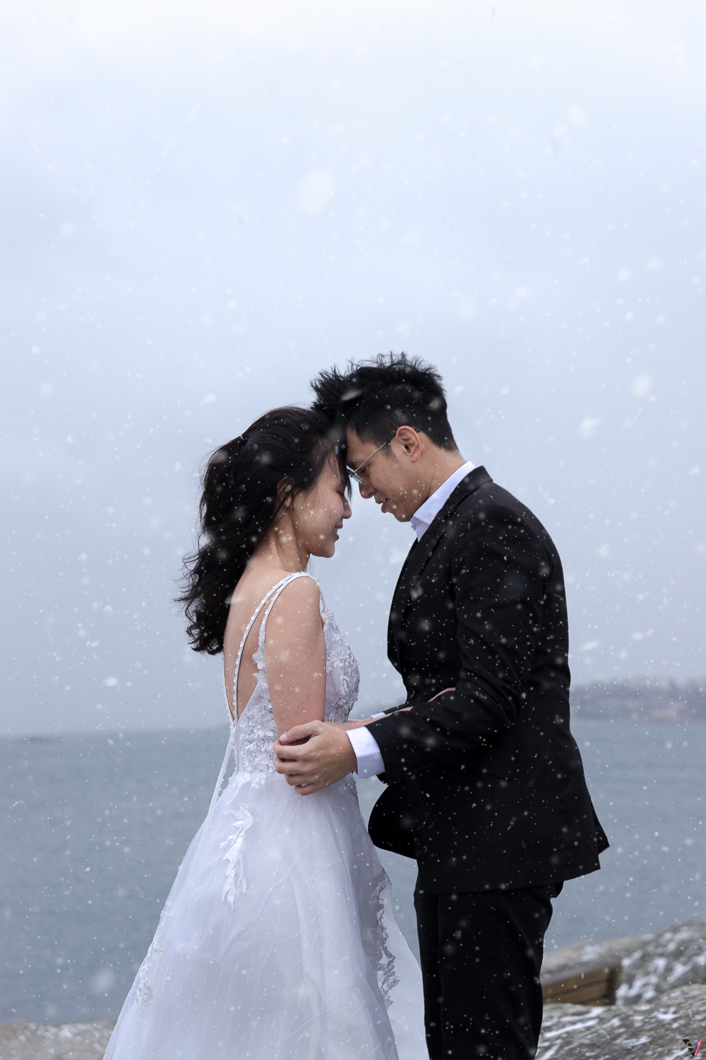 bride-groom-snow-victoria