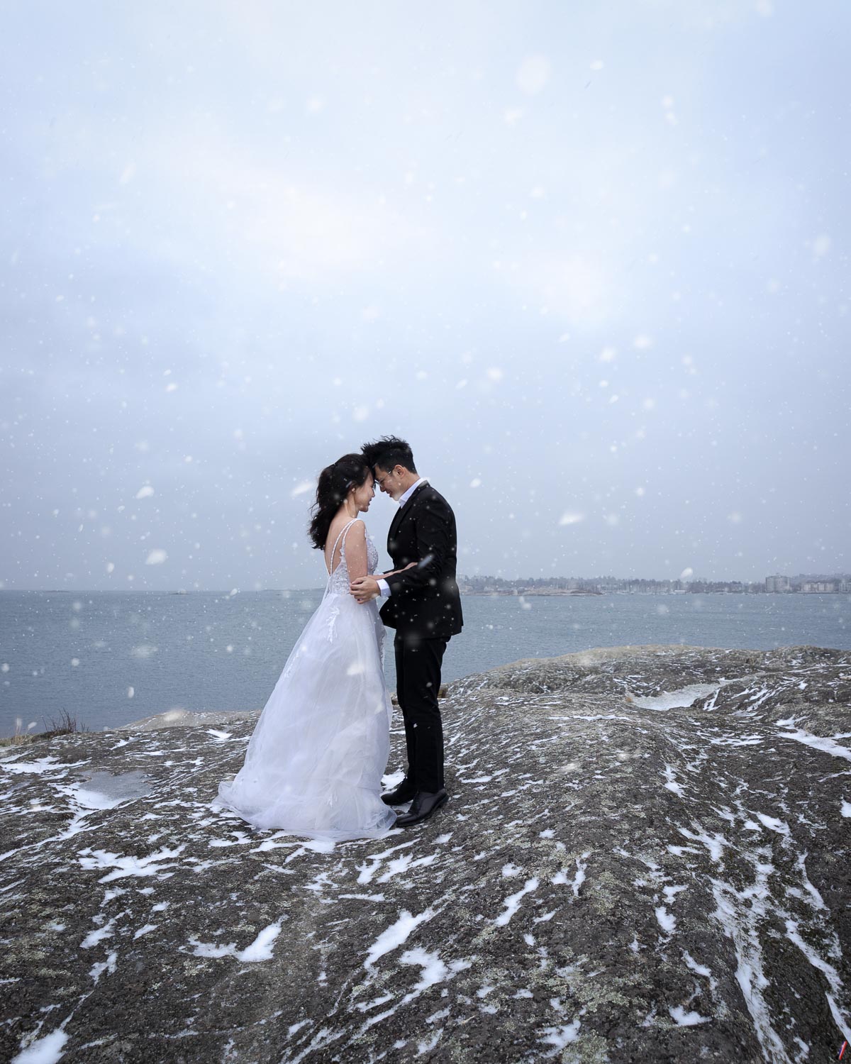 snow-beach-bride-groom-victoria