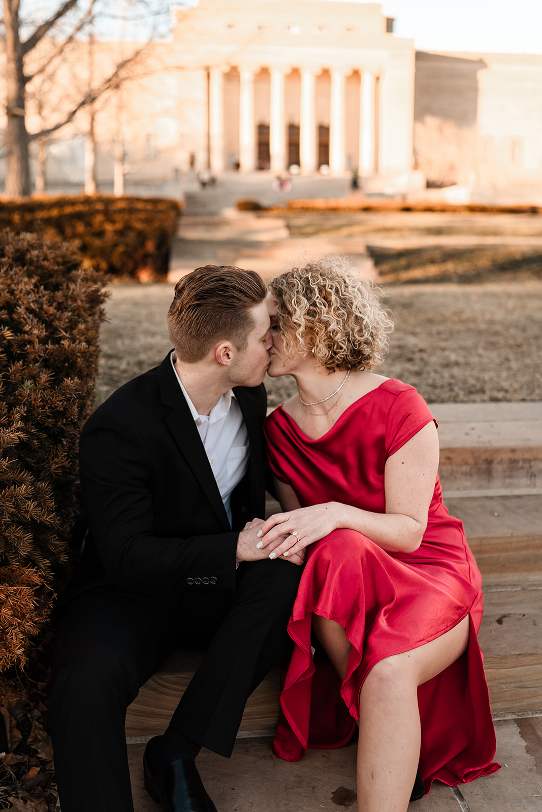 A couples photo shoot at the Nelson Atkins Museum