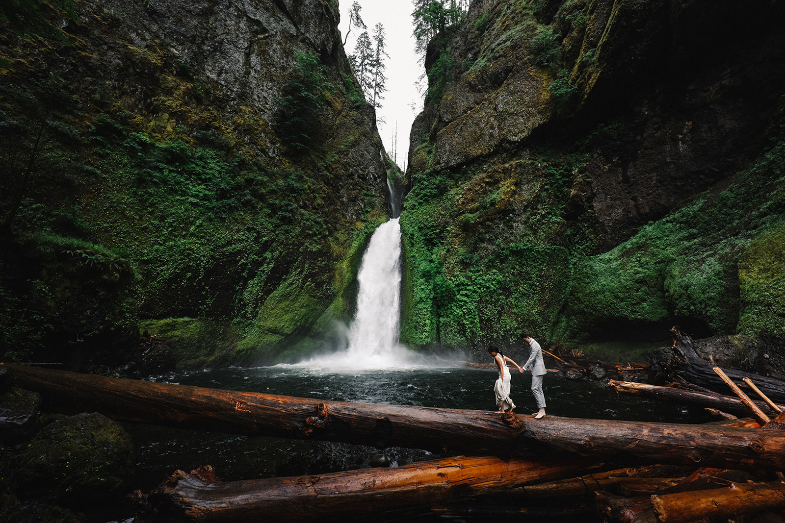 Best Portland Oregon Wedding Elopement Photographer
