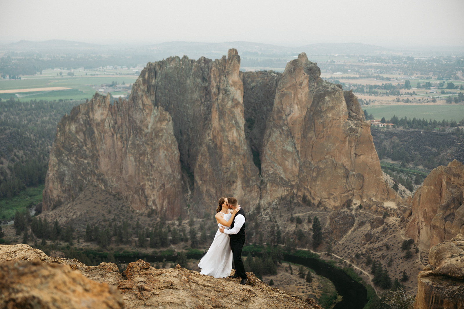 Best smith rock Oregon Wedding Elopement Photographer