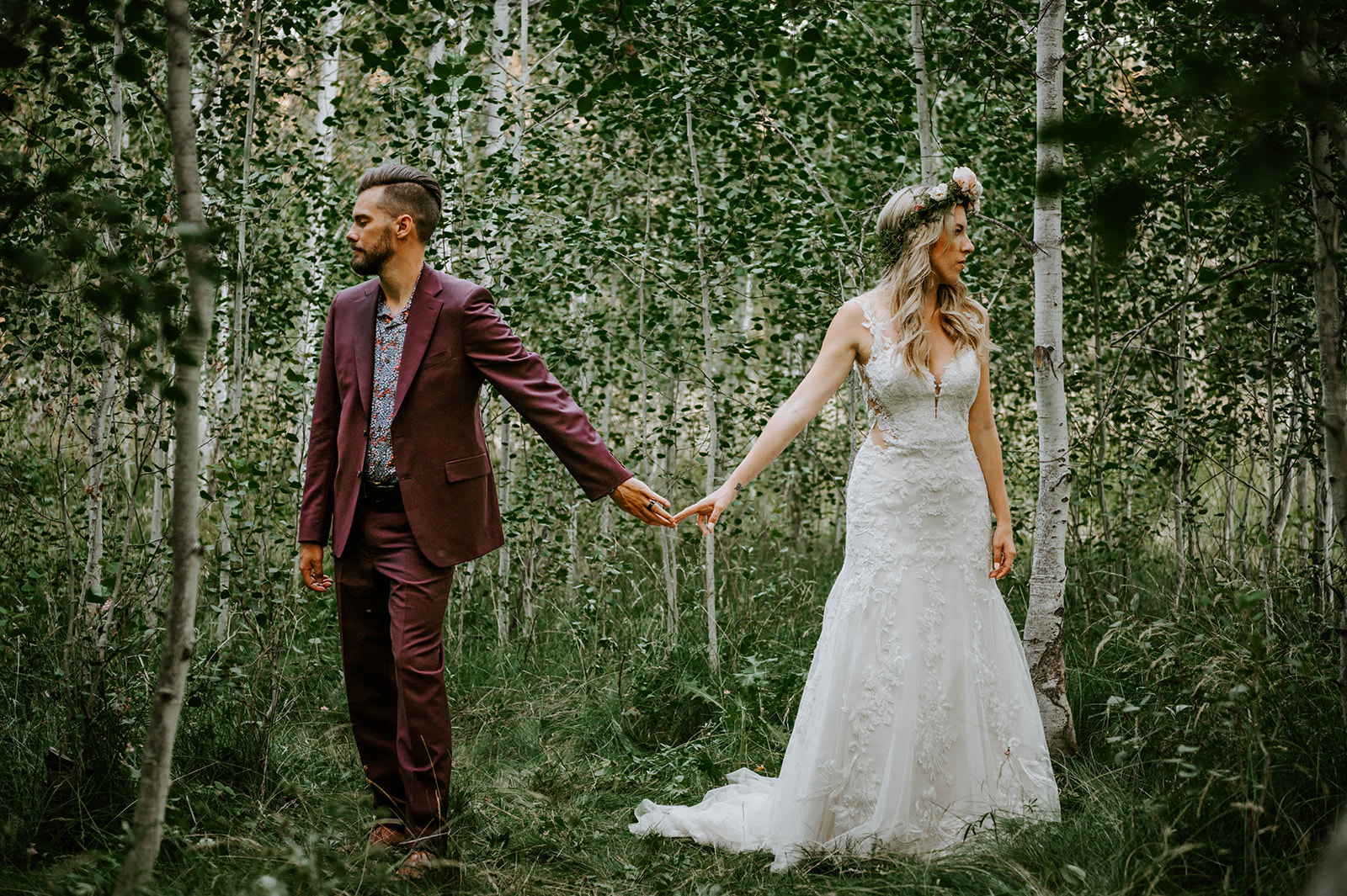 Bride and groom editorial style shot in the aspen trees at aspen hall 