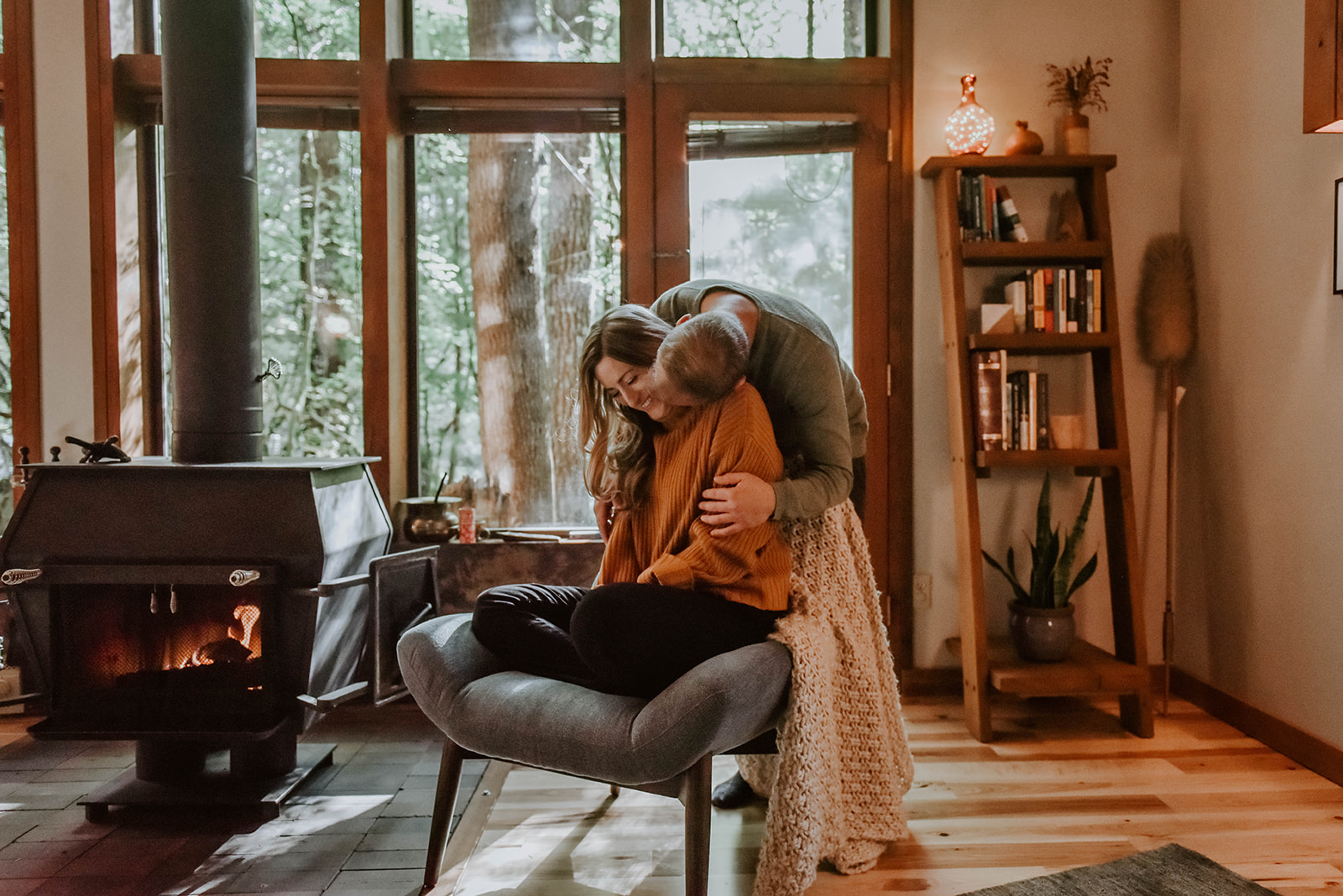 A couple inside of a cabin in Oregon