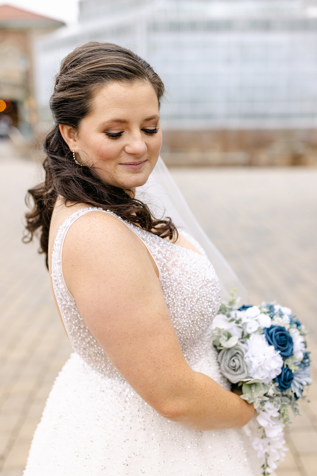 bridal portrait at the toledo zoo by Michele Maloney Photography
