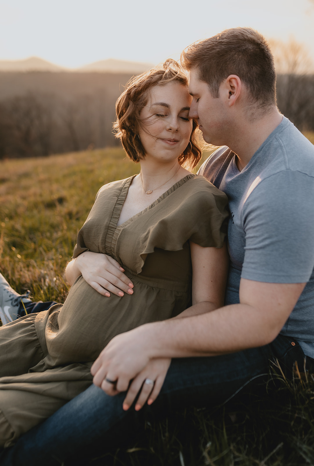 Maternity photo session at the Biltmore Estate in Asheville 