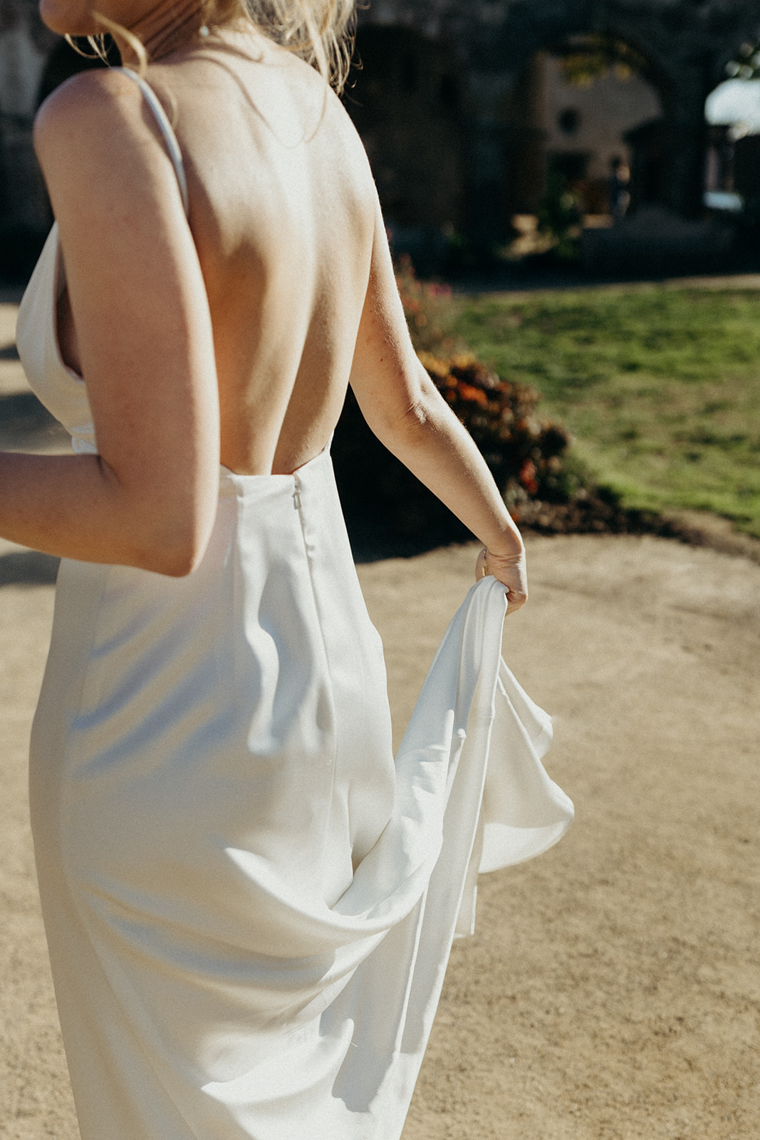 simple backless wedding dress