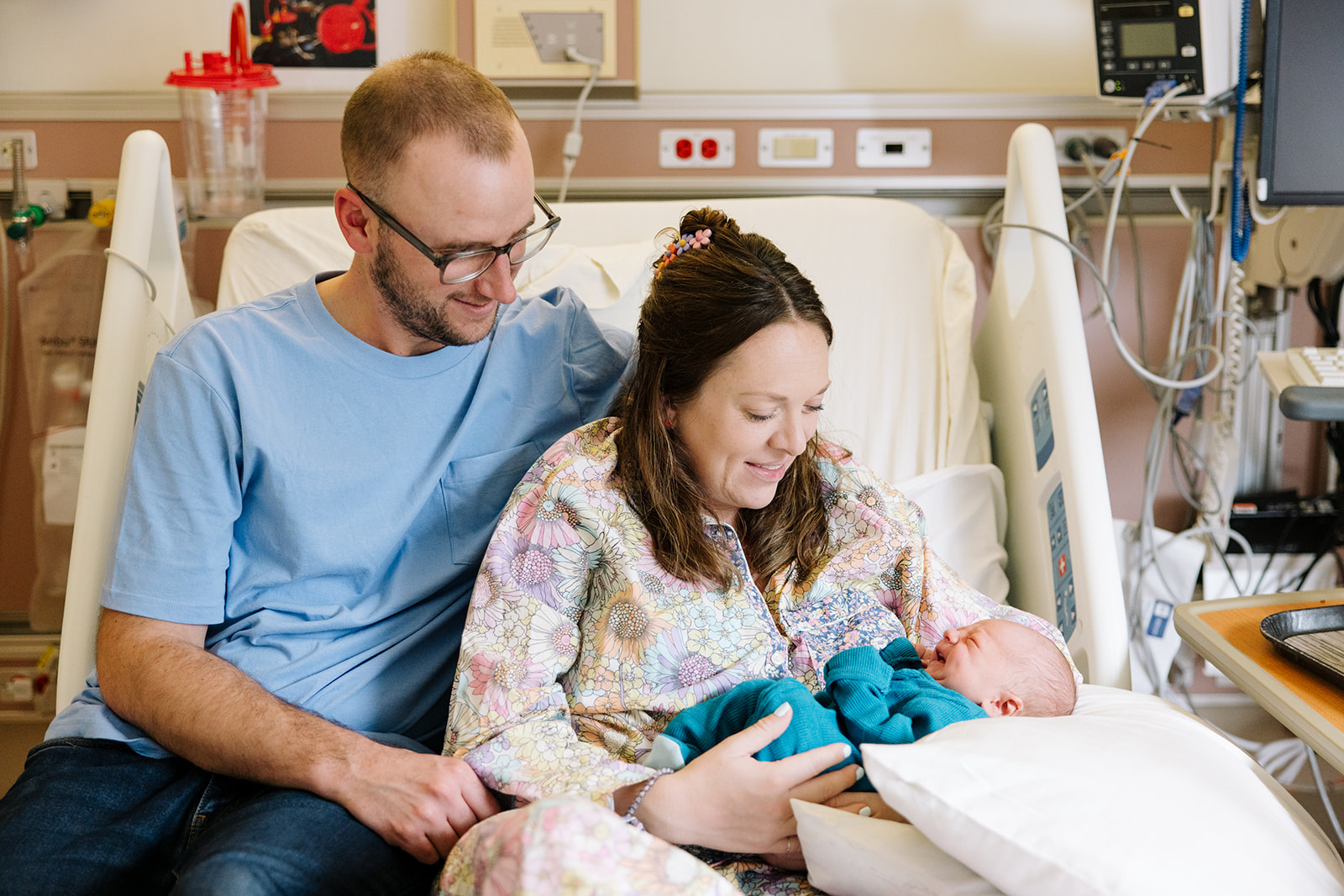 natural light newborn photos in hospital 