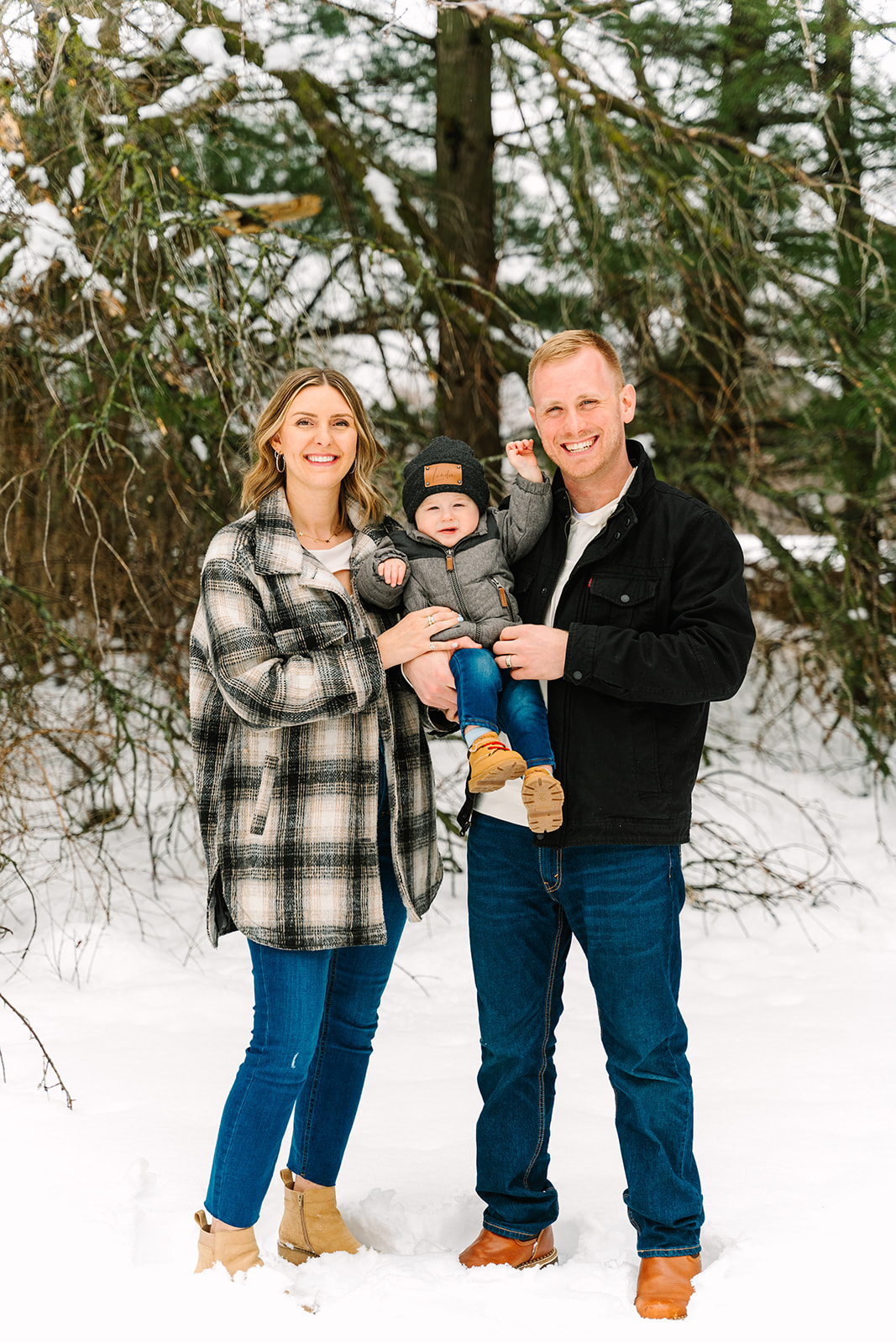 Winter family session in Waukesha Wisconsin