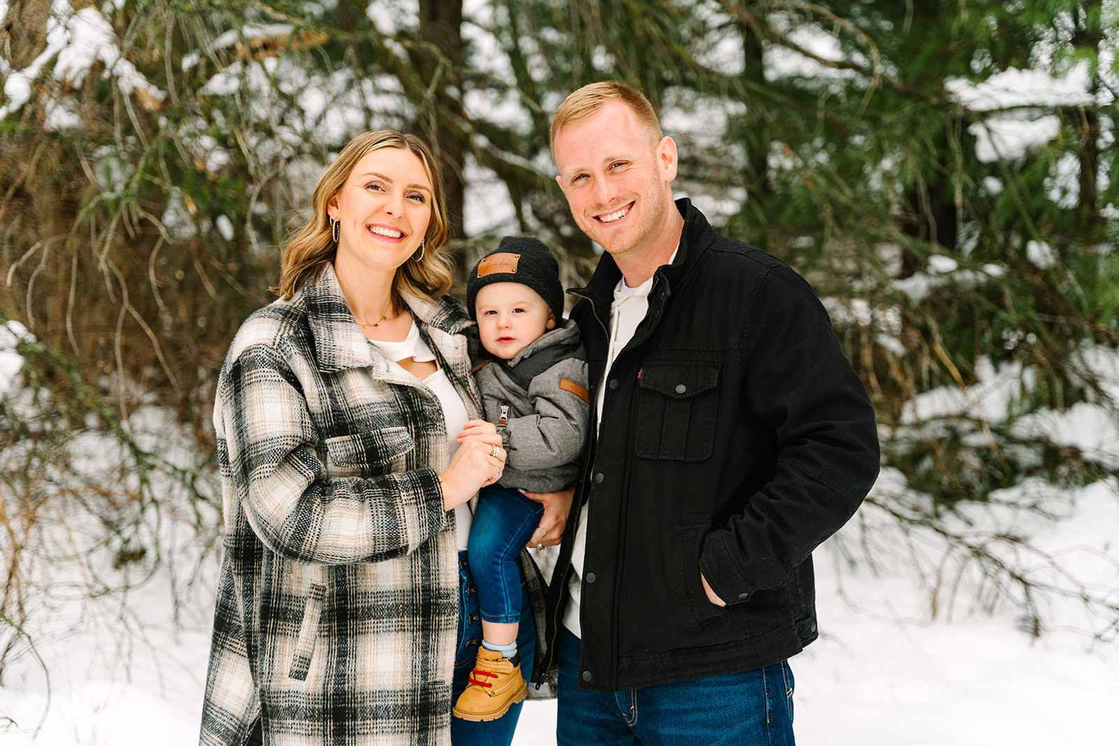 Winter family session in Waukesha Wisconsin