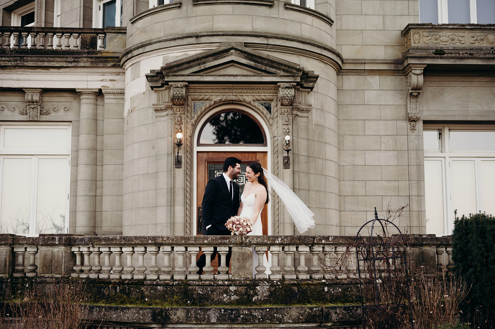 A sweet Pittock Mansion elopement in Portland, Oregon