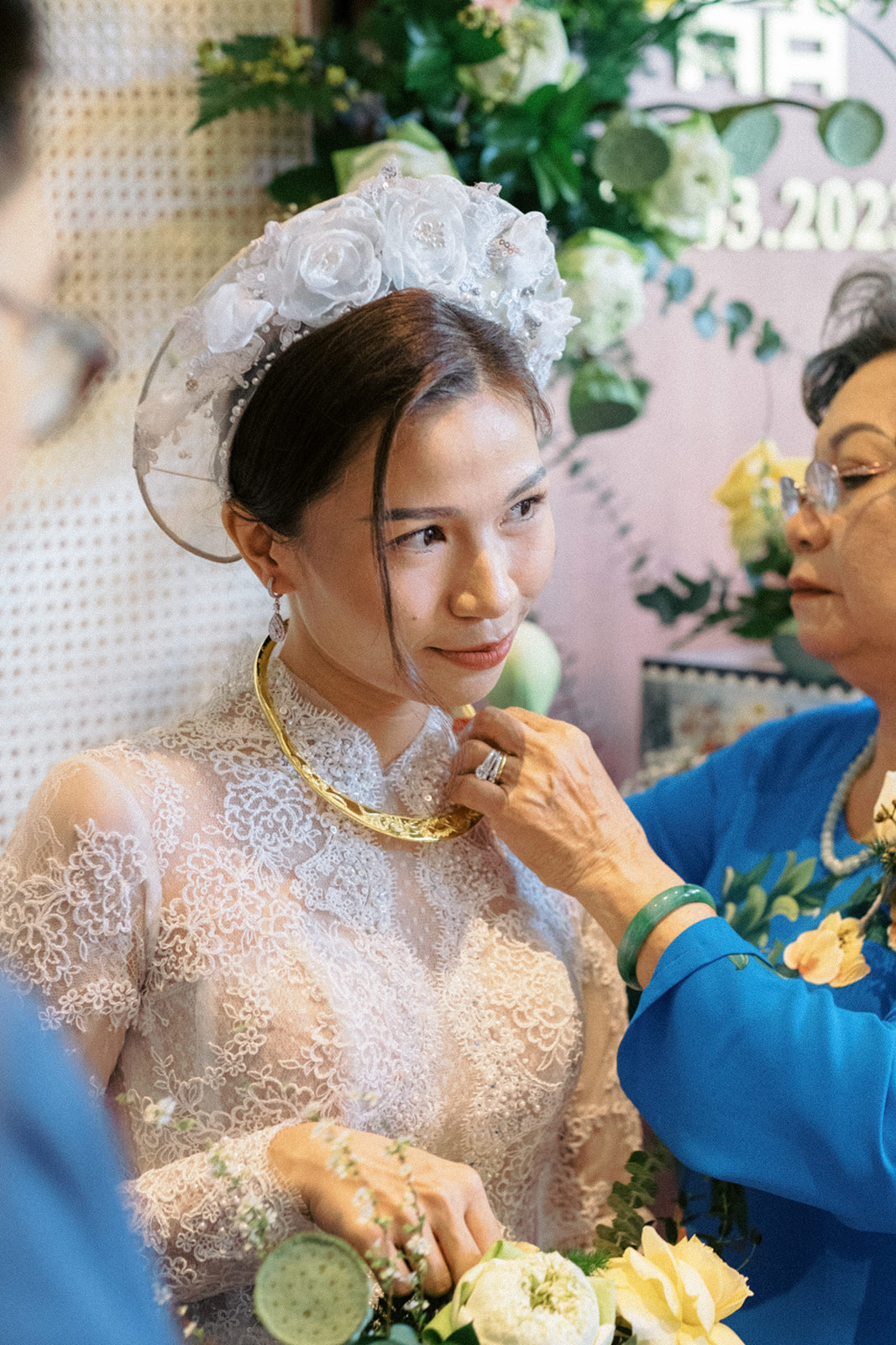 Vietnamese bride in tradtional AO Dai