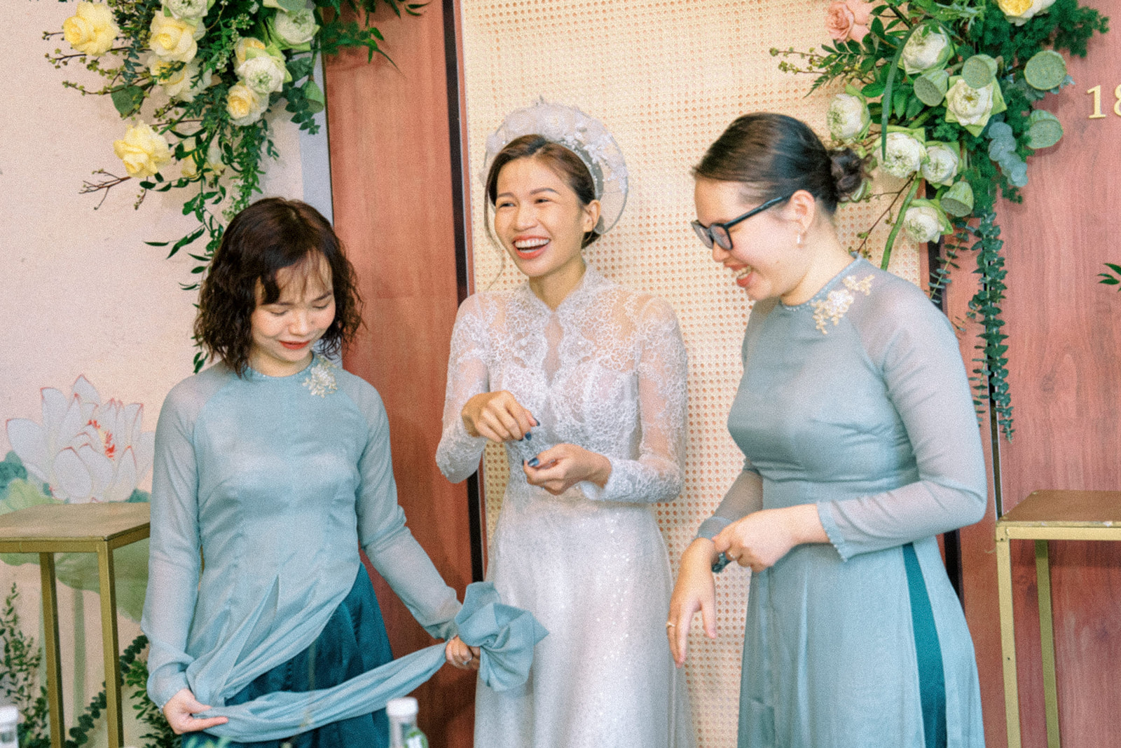 Vietnamese bride in tradtional AO Dai