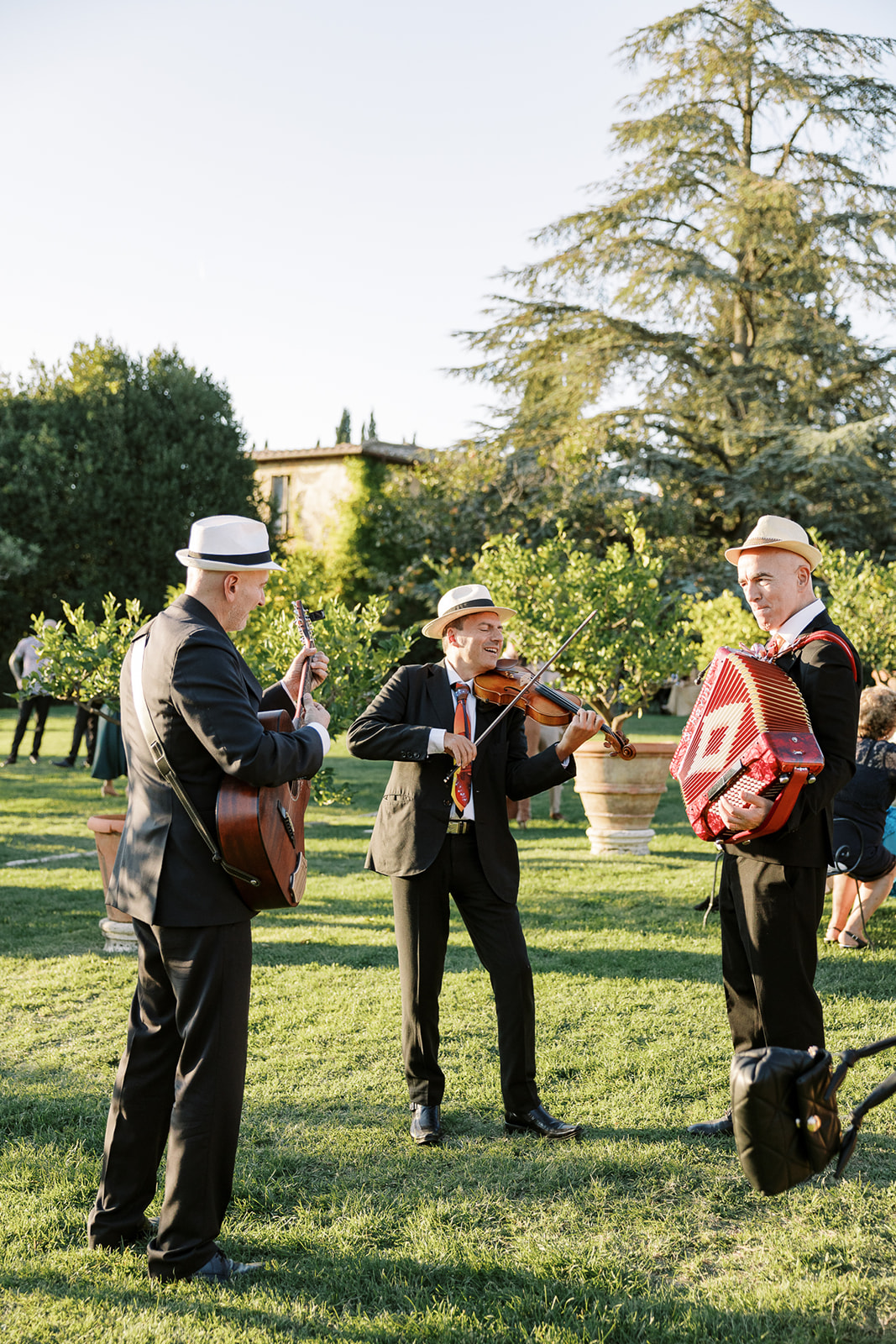 Italian wedding reception band at Villa Catignano