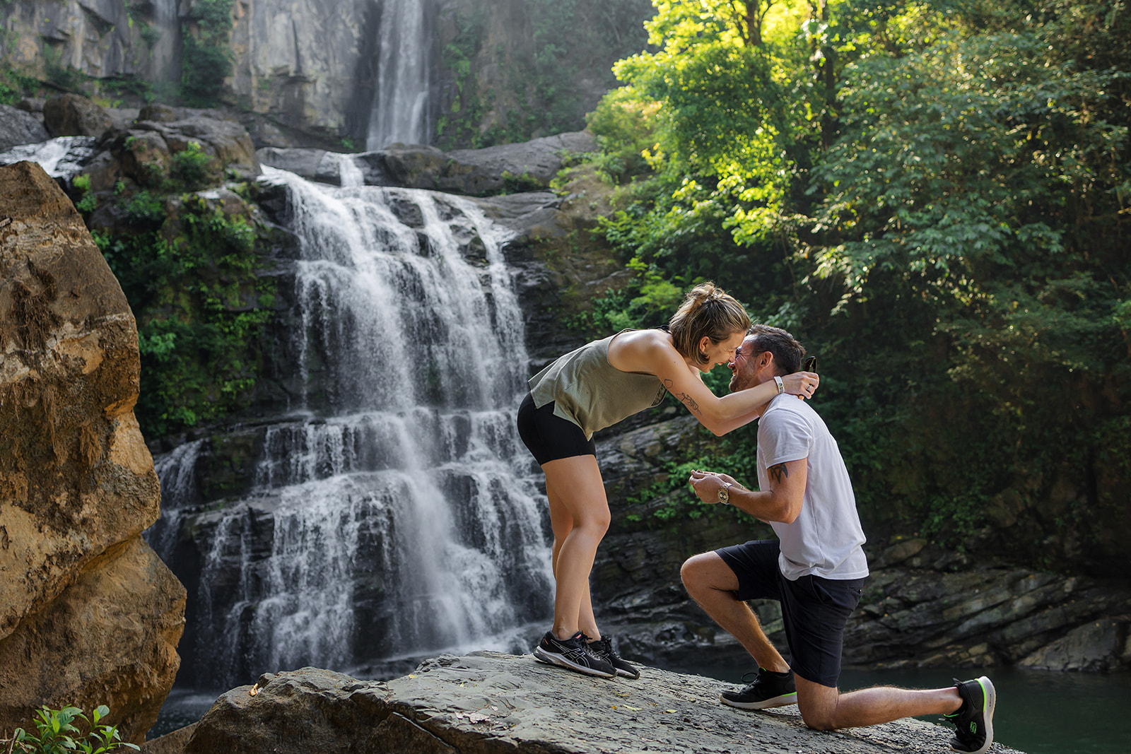 propose to girlfriend at waterfall